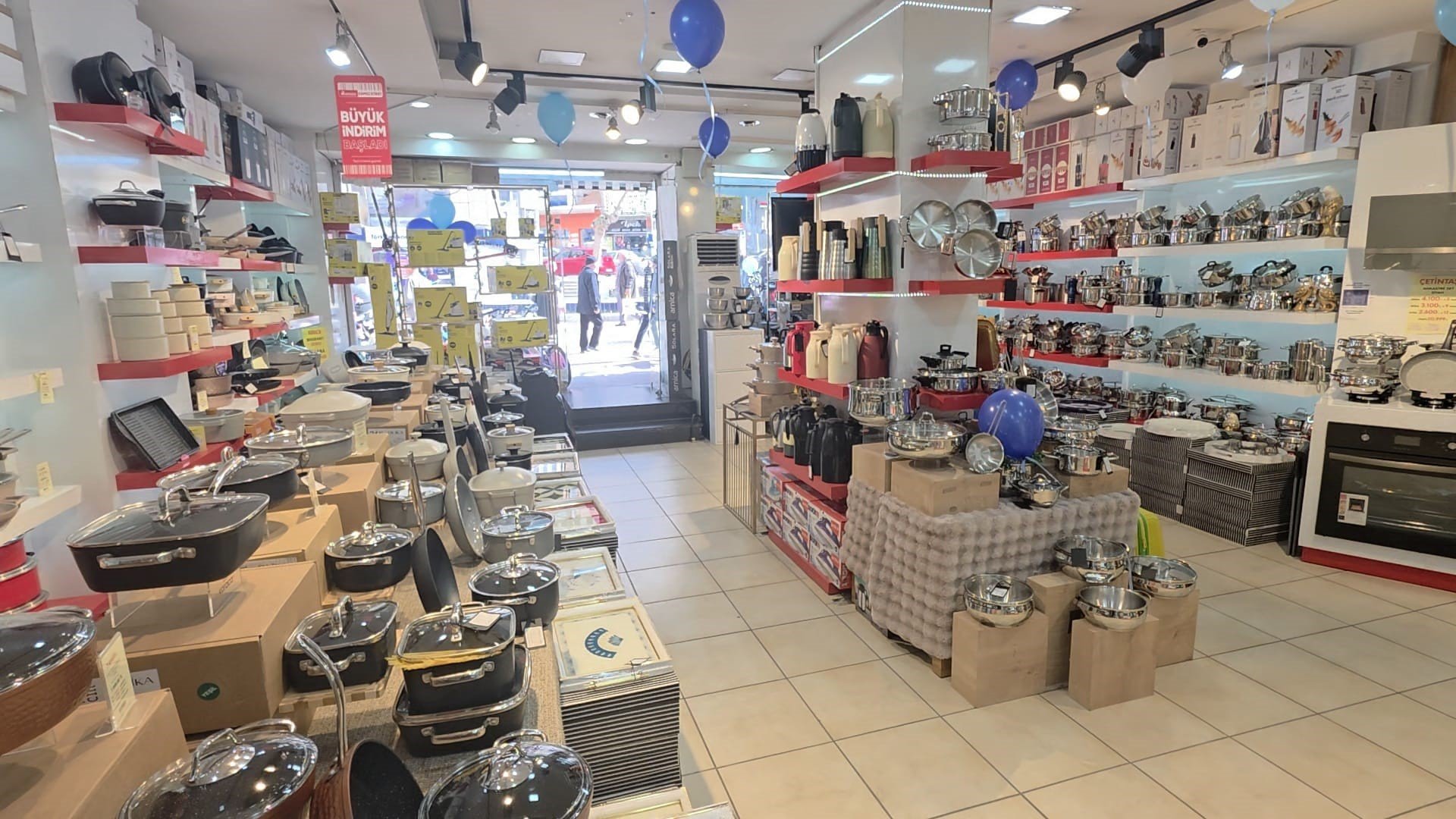 Tüm ürünleri 43 TL taksitle satmaya başladı