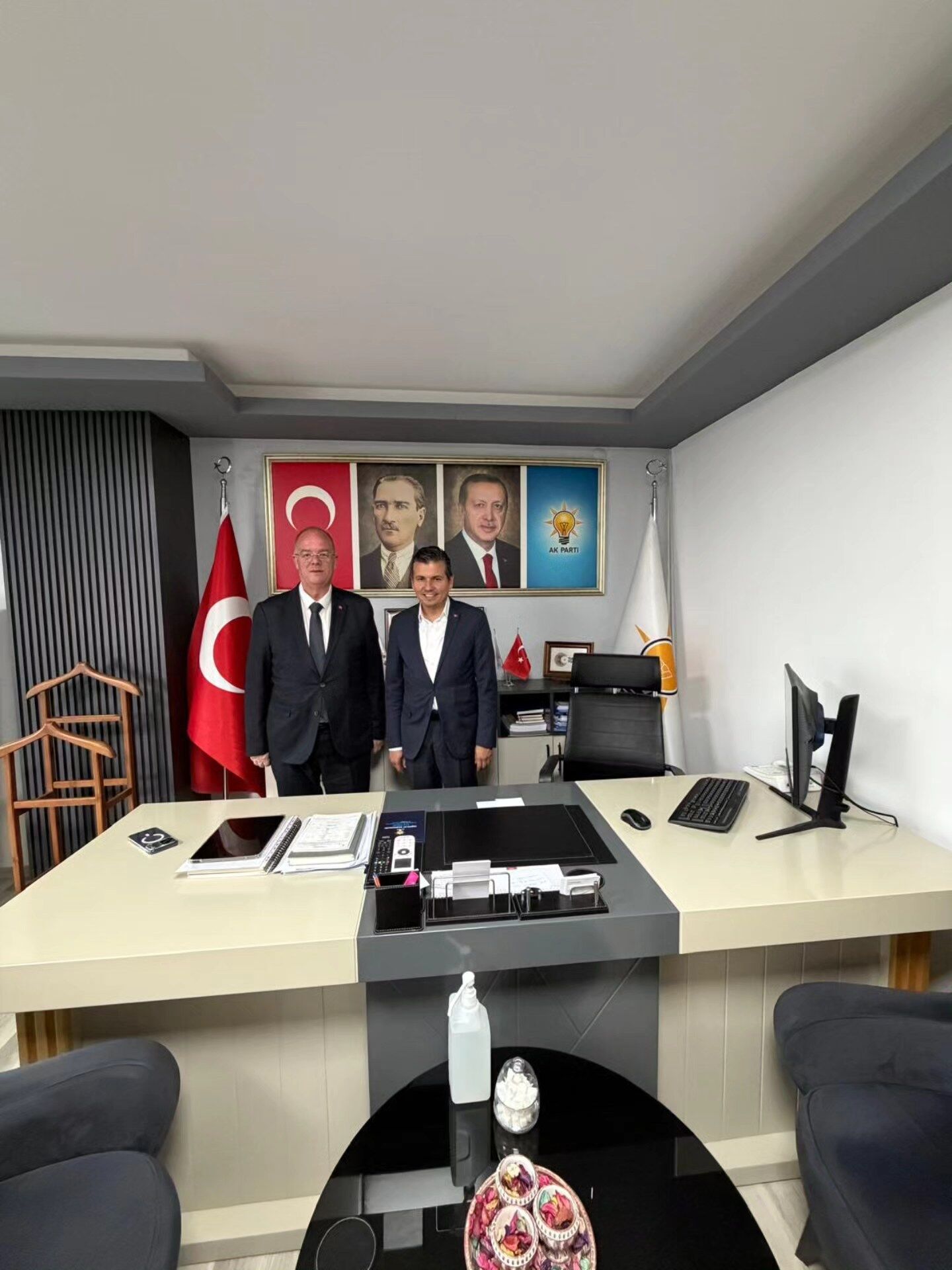 Ak Parti Adalar İlçe Başkanı Sina Şen’den Başkan Sarıgöz’e Ziyaret (3)