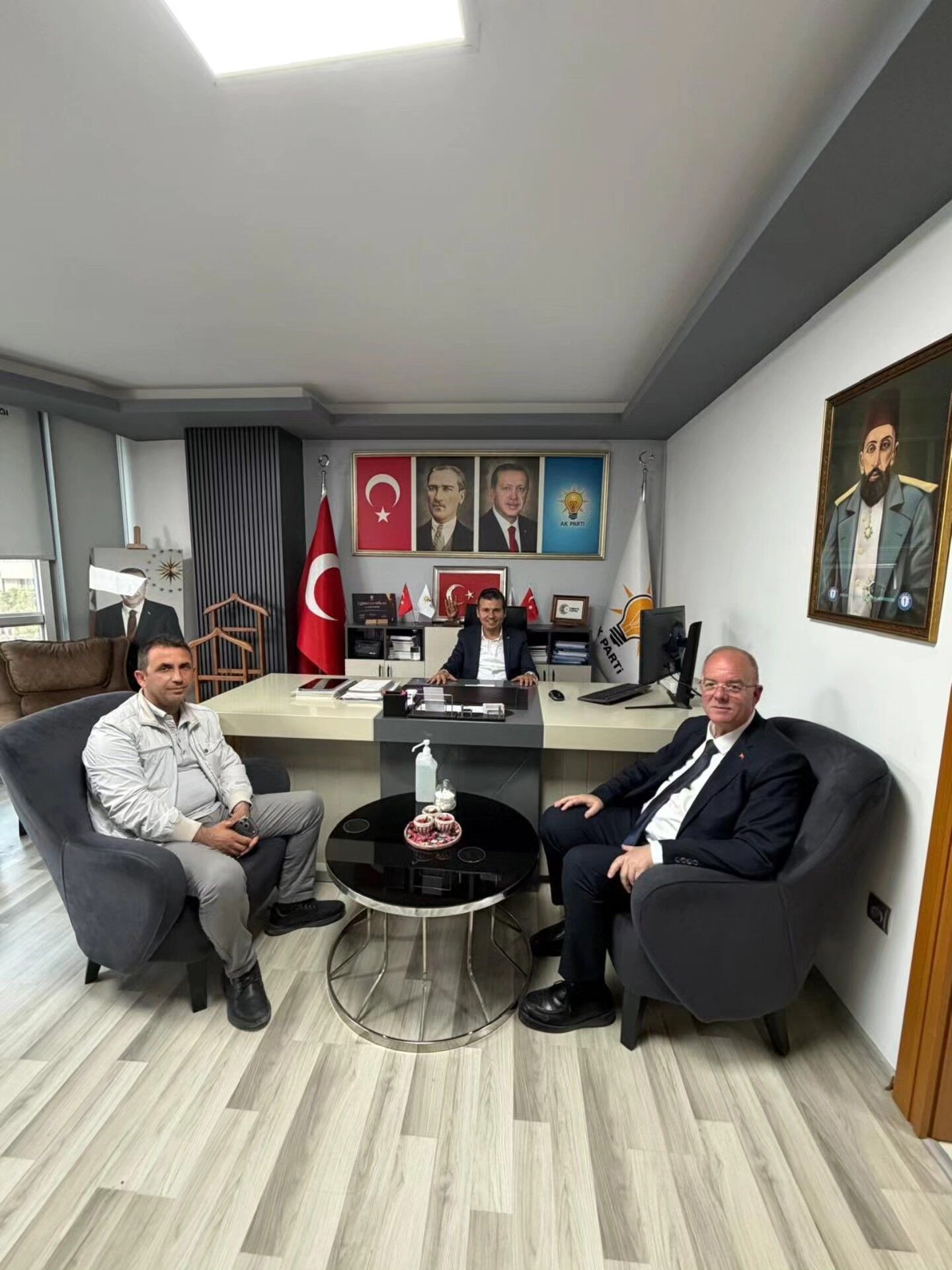 Ak Parti Adalar İlçe Başkanı Sina Şen’den Başkan Sarıgöz’e Ziyaret (4)