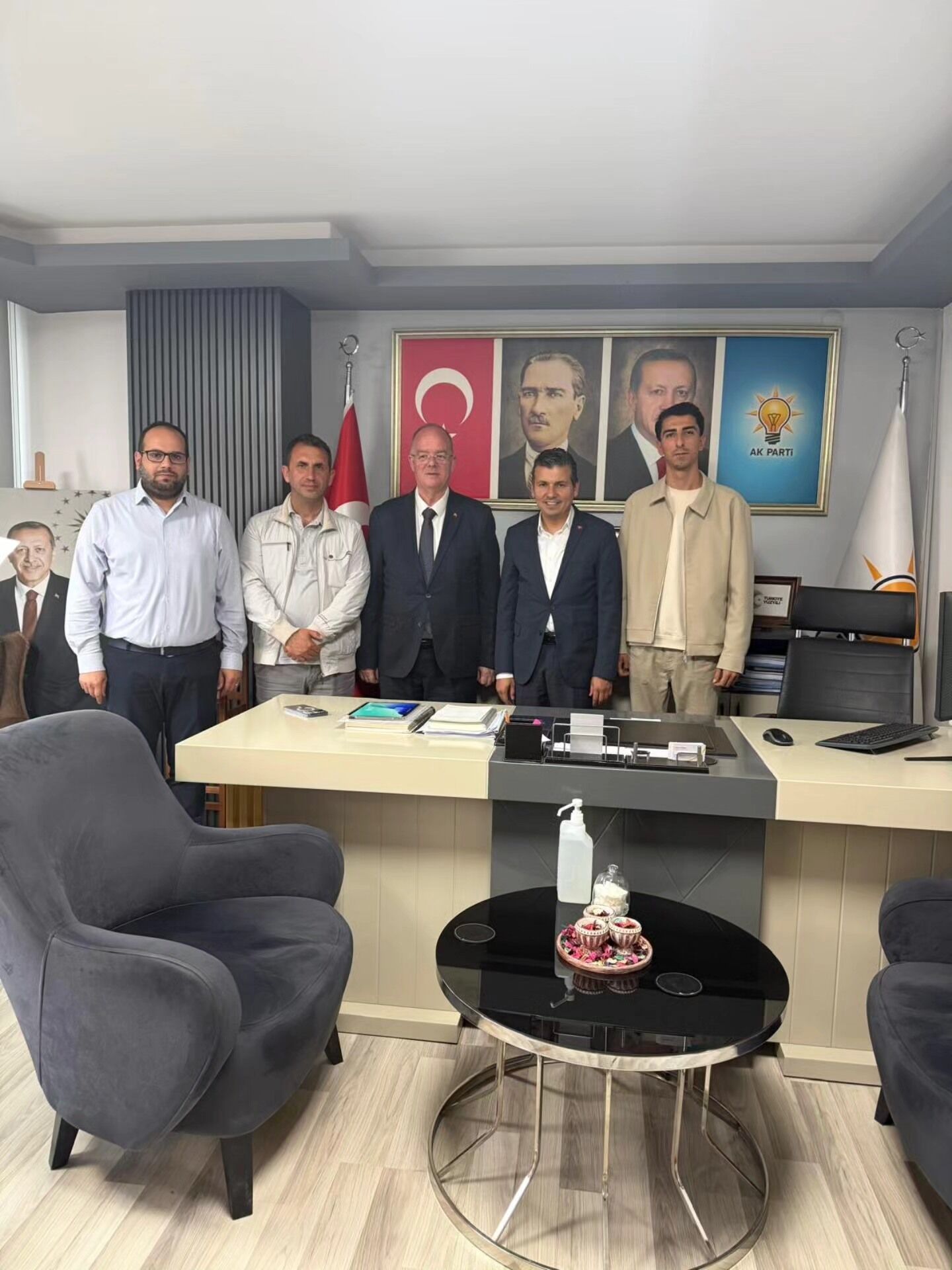 Ak Parti Adalar İlçe Başkanı Sina Şen’den Başkan Sarıgöz’e Ziyaret (5)