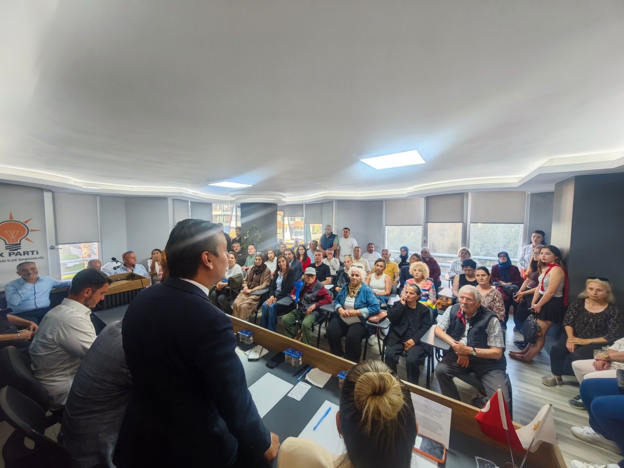 Ak Parti Kuşadası’nda Danışma Meclisi Toplantısı Gerçekleştirildi (12)