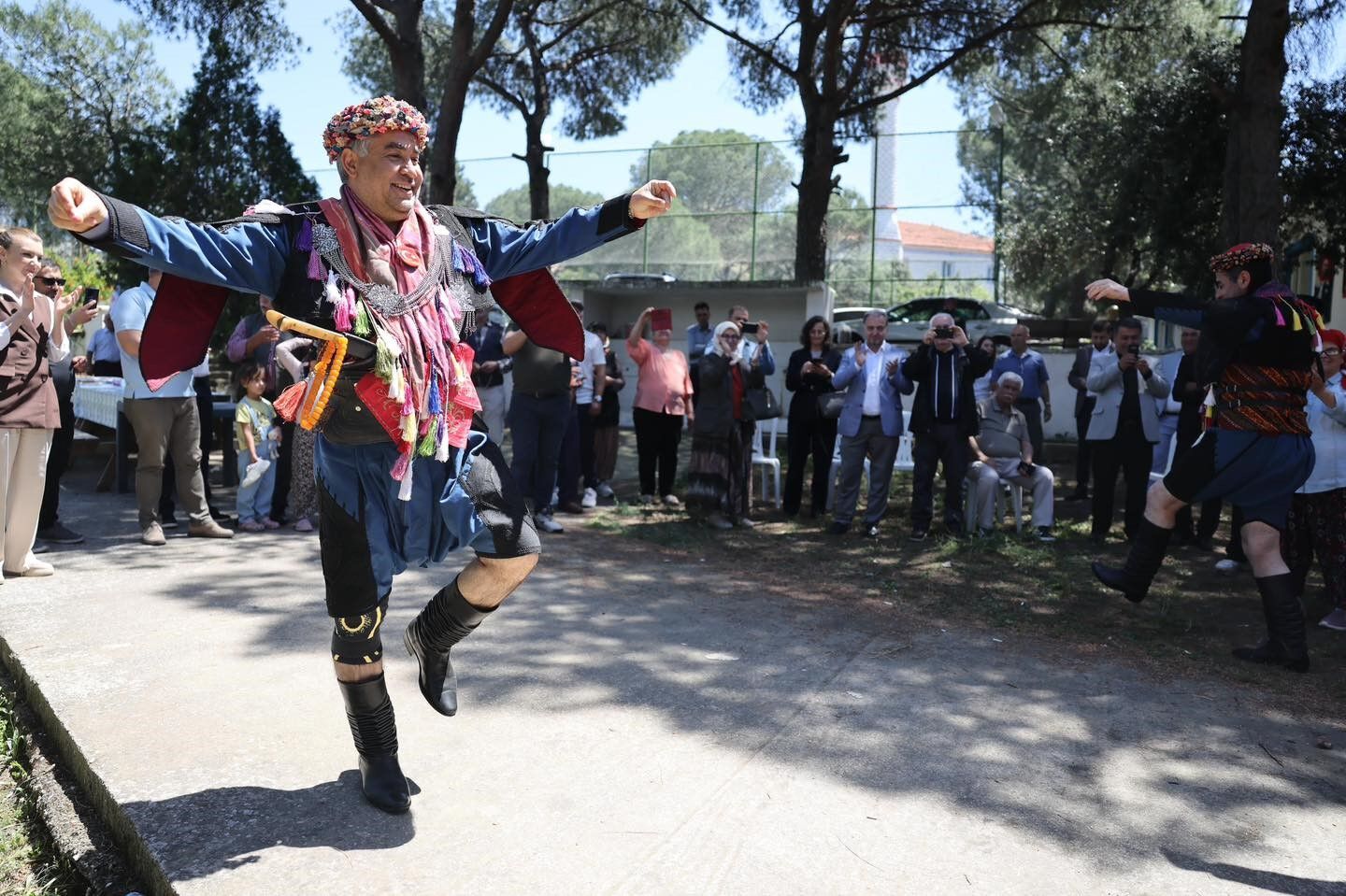 Ak Partili Erdem Efe Kıyafeti Giydi (2)