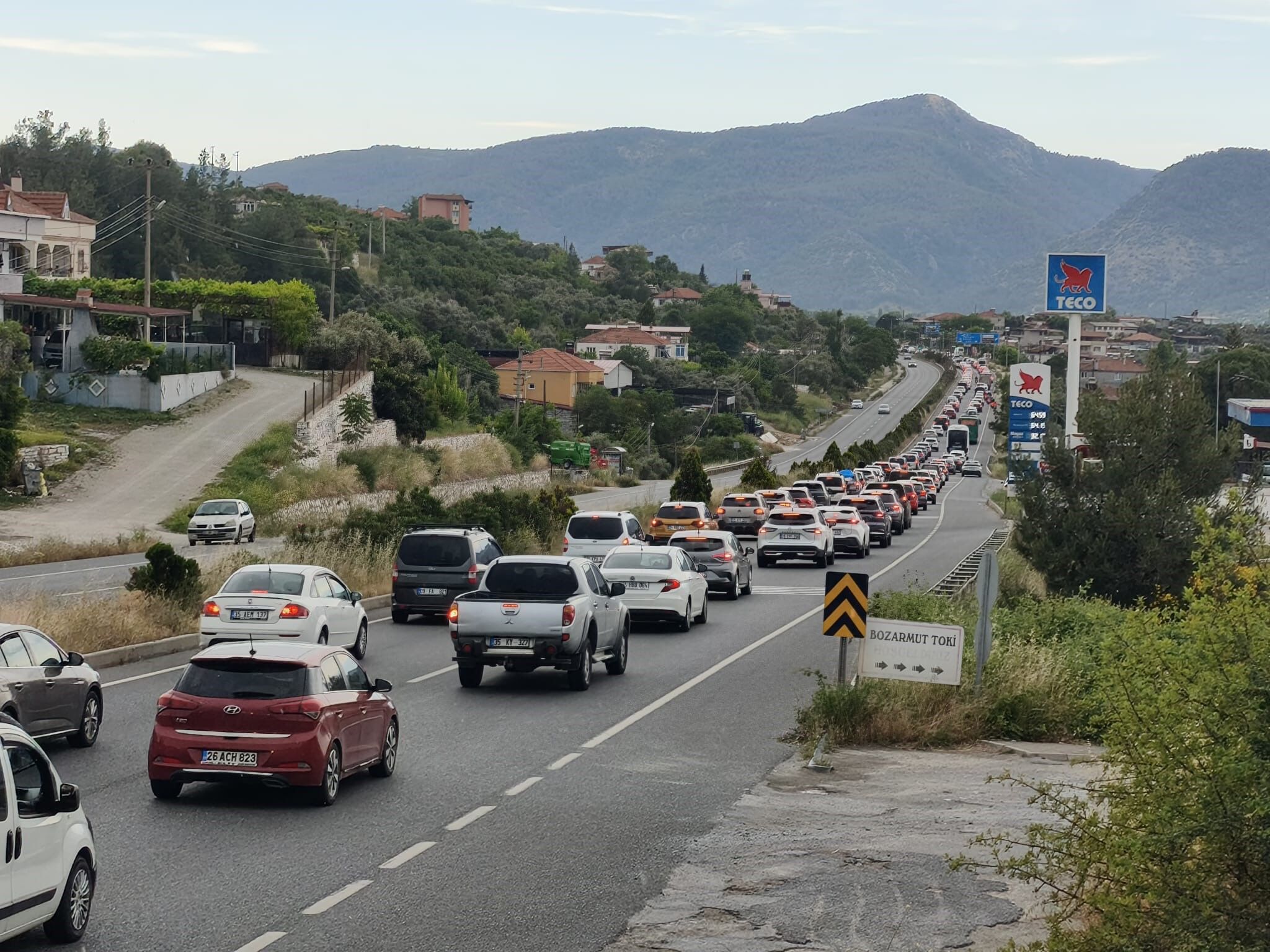 Araç kuyruğu 22 kilometreye ulaştı