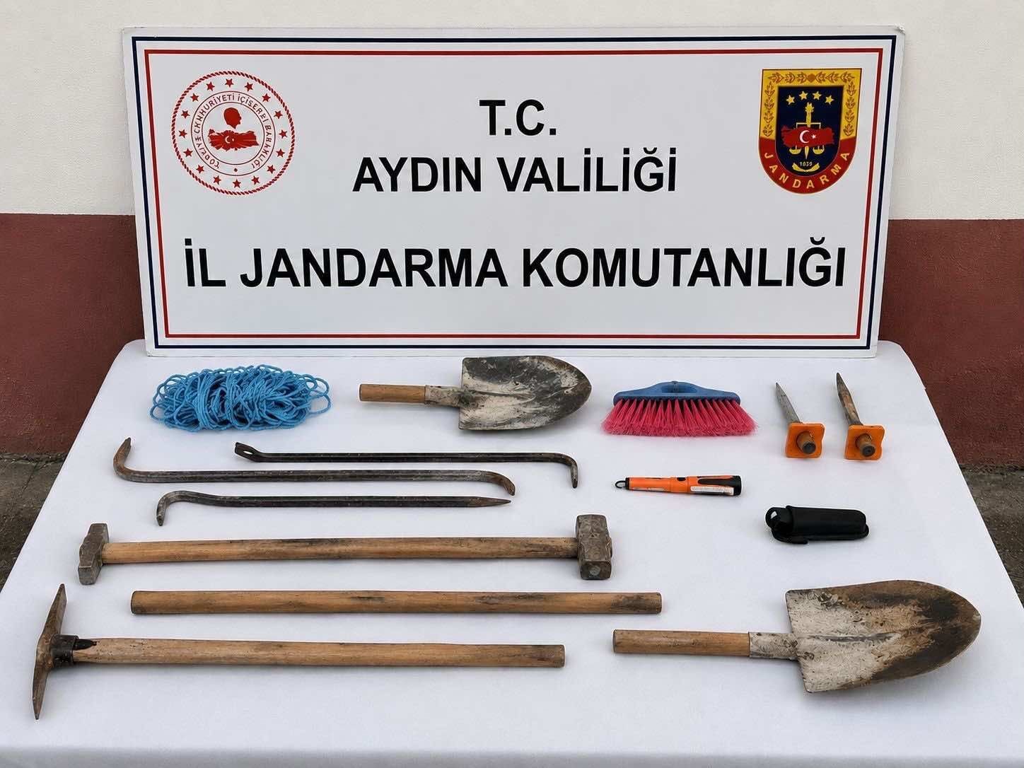Aydın’da antik kentte 3 kişi basıldı