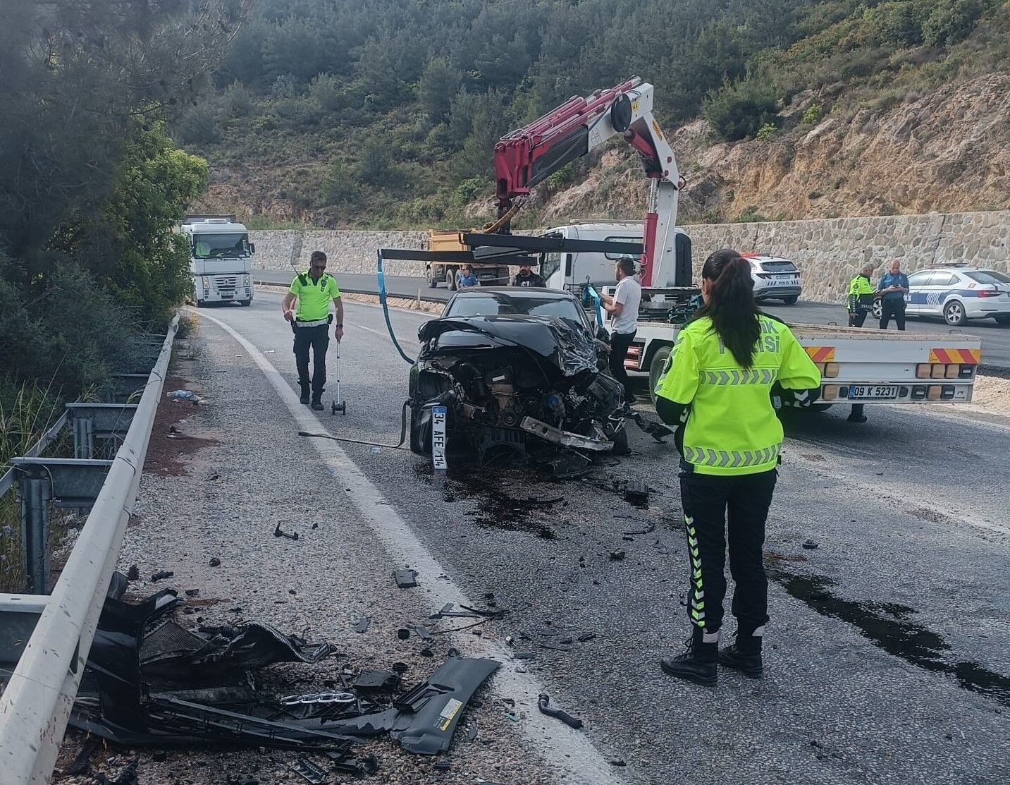 Aydın’da Feci Kaza.. Yolcu Minibüsü Yan Yattı (1)