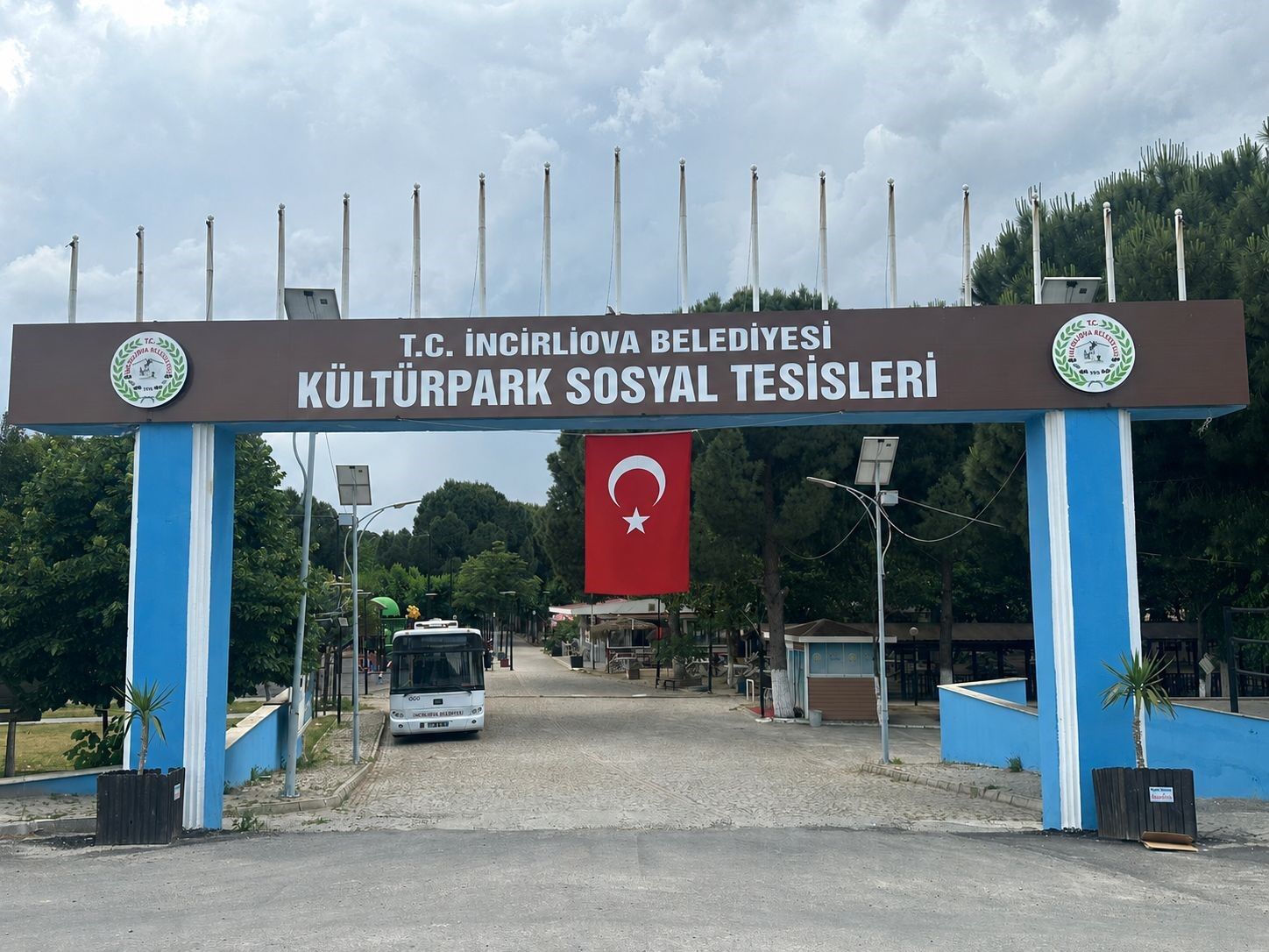 İncirliova Belediye Başkanı Aytekin Kaya, Kurban Bayramı Öncesinde Ilçeye Önemli Bir Müjde Verdi. Başkan Kaya, İncirliova’nın Simge Alanlarından Biri Olan