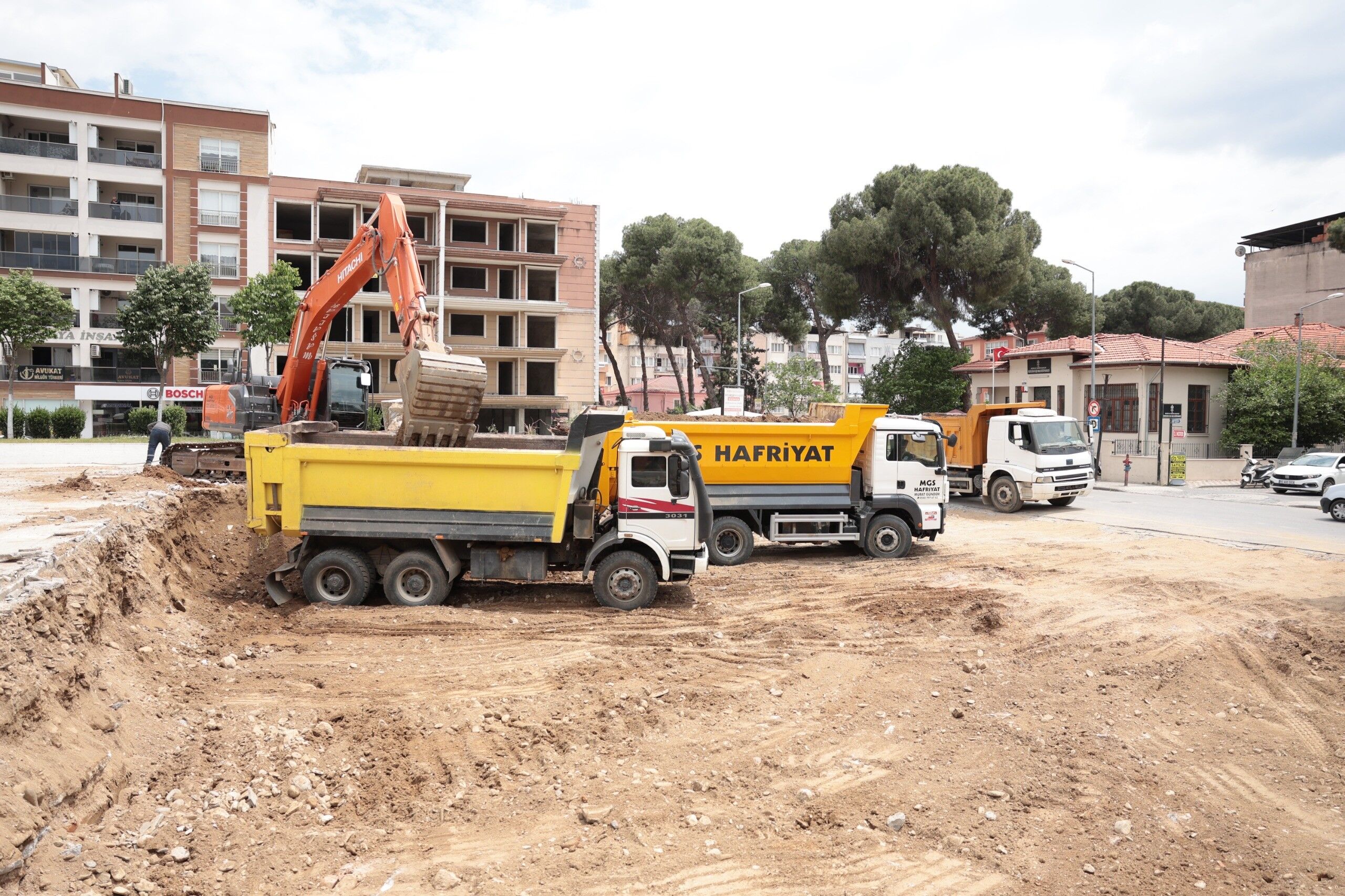 İncirliova’nın Yeni Meydan Projesi’nde Ilk Kazma Vuruldu (2)