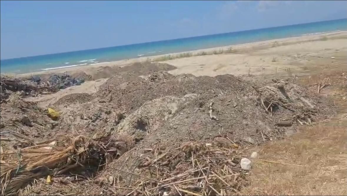 Kuşadası Belediyesi’nden Utandıran Manzara.. Çöp, Moloz, Pislik. (1)