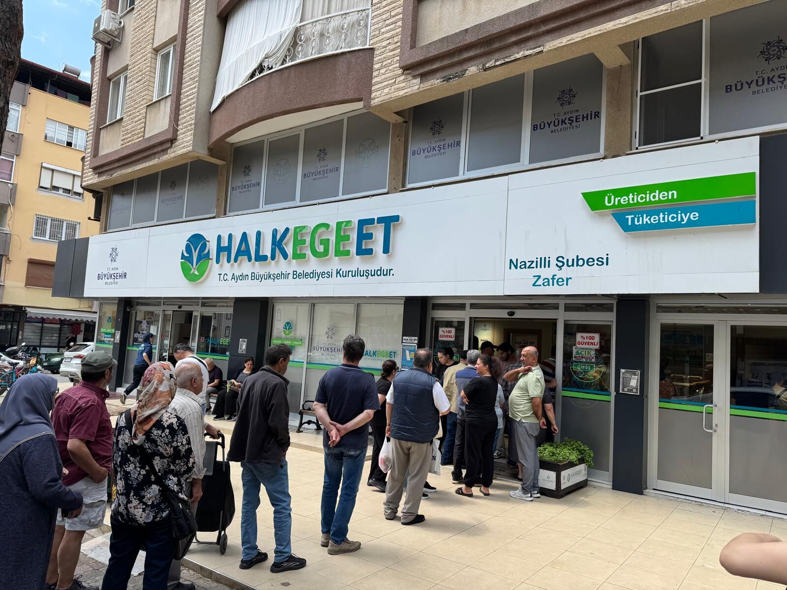 Nazilli’de Halk Ege Et’te Bayram Yoğunluğu (4)