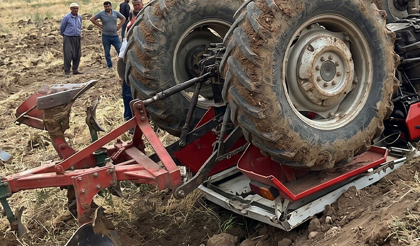 Traktör kazasında çiftçi hayatını kaybetti