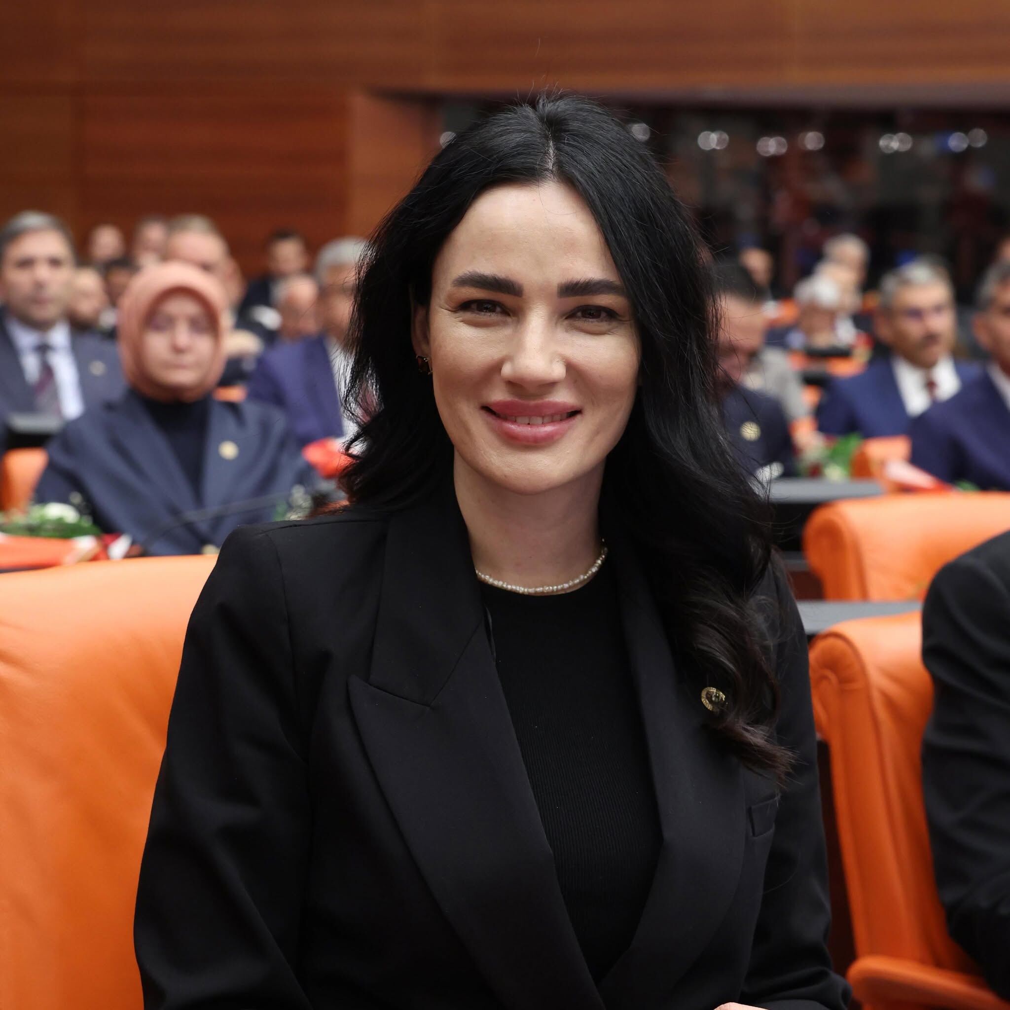 Ak Parti Aydın Milletvekili Seda Sarıbaş Törende Fenalaştı (1)