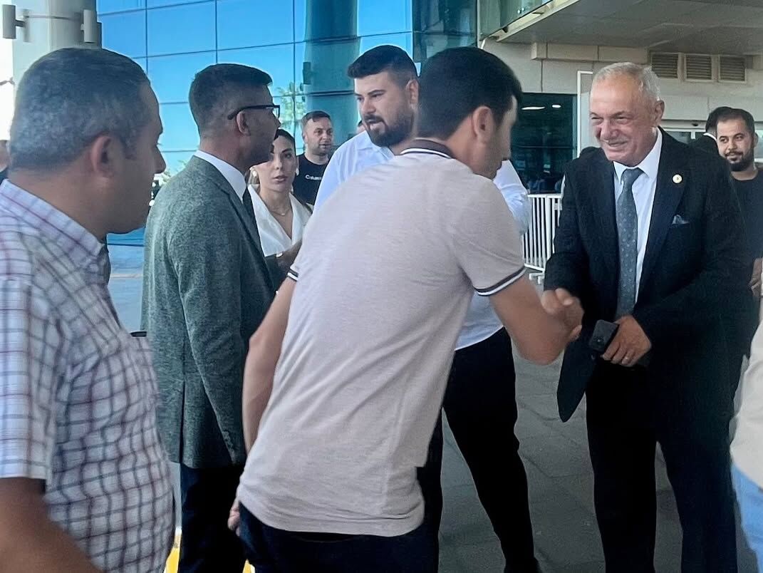 Ak Partili Selçuk Aramıza Katılan Tüm Muhtarlarımızı Ve Azalarımızı Tebrik Ediyorum (3)