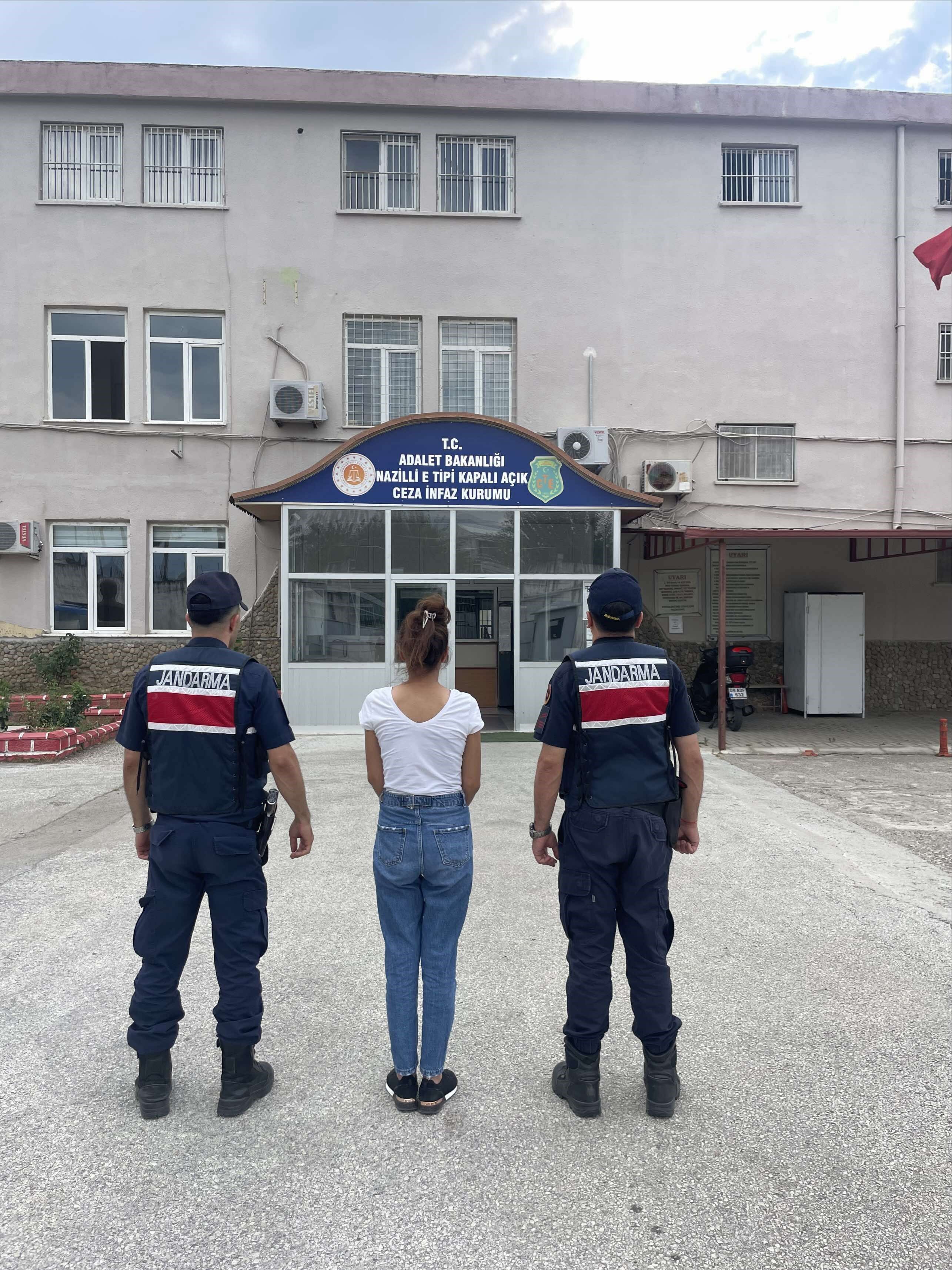 Aydın’da 16 Yıl Hapisle Aranan Kadın Yakalandı (1)