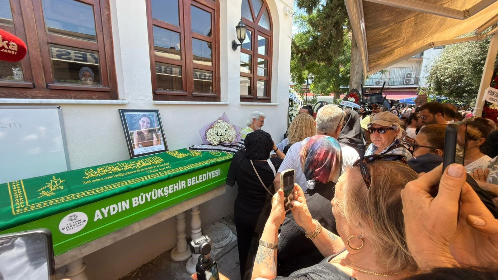 Aydın’da Gözyaşları Kızılcık Şerbeti’nin Işıl’ı Ece İrtem Için Sel Oldu (1)