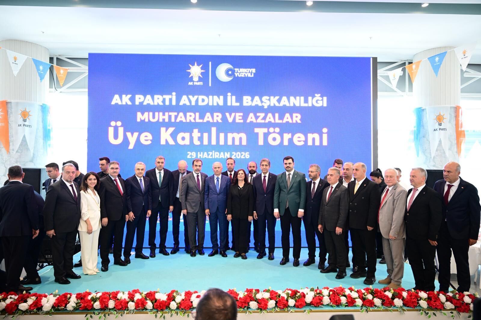 Aydın’da Tarihi Tören.. Ak Parti’ye Büyük Katılım (2)