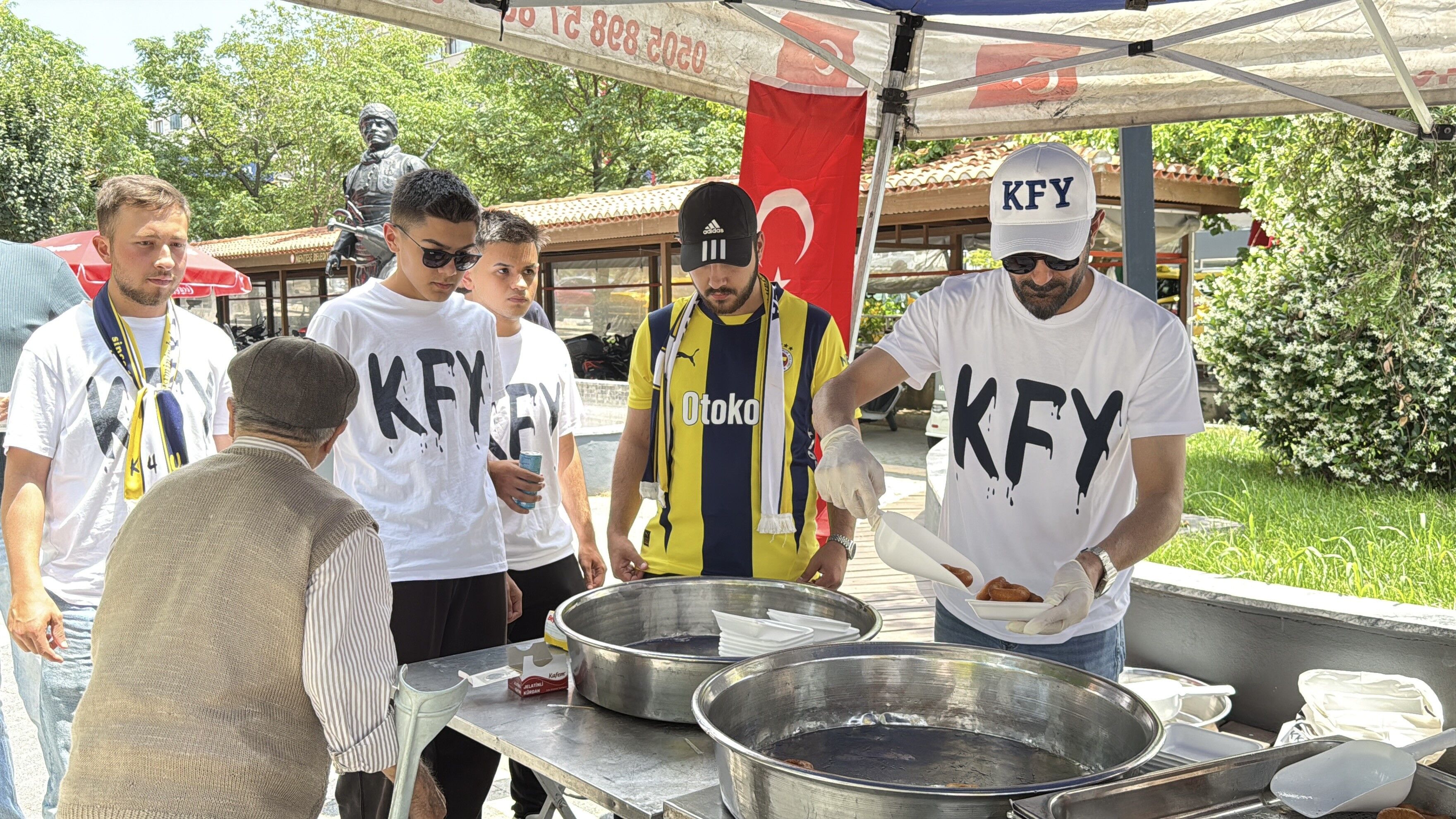 Aziz Yıldırım Için Lokma Döküldü (3)