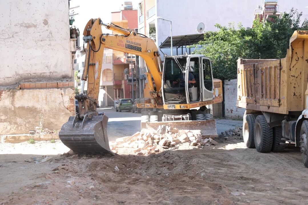 Başkan Aytekin Kaya Çalışıyor, İncirliova’nın Üstyapısı Yenileniyor (3)