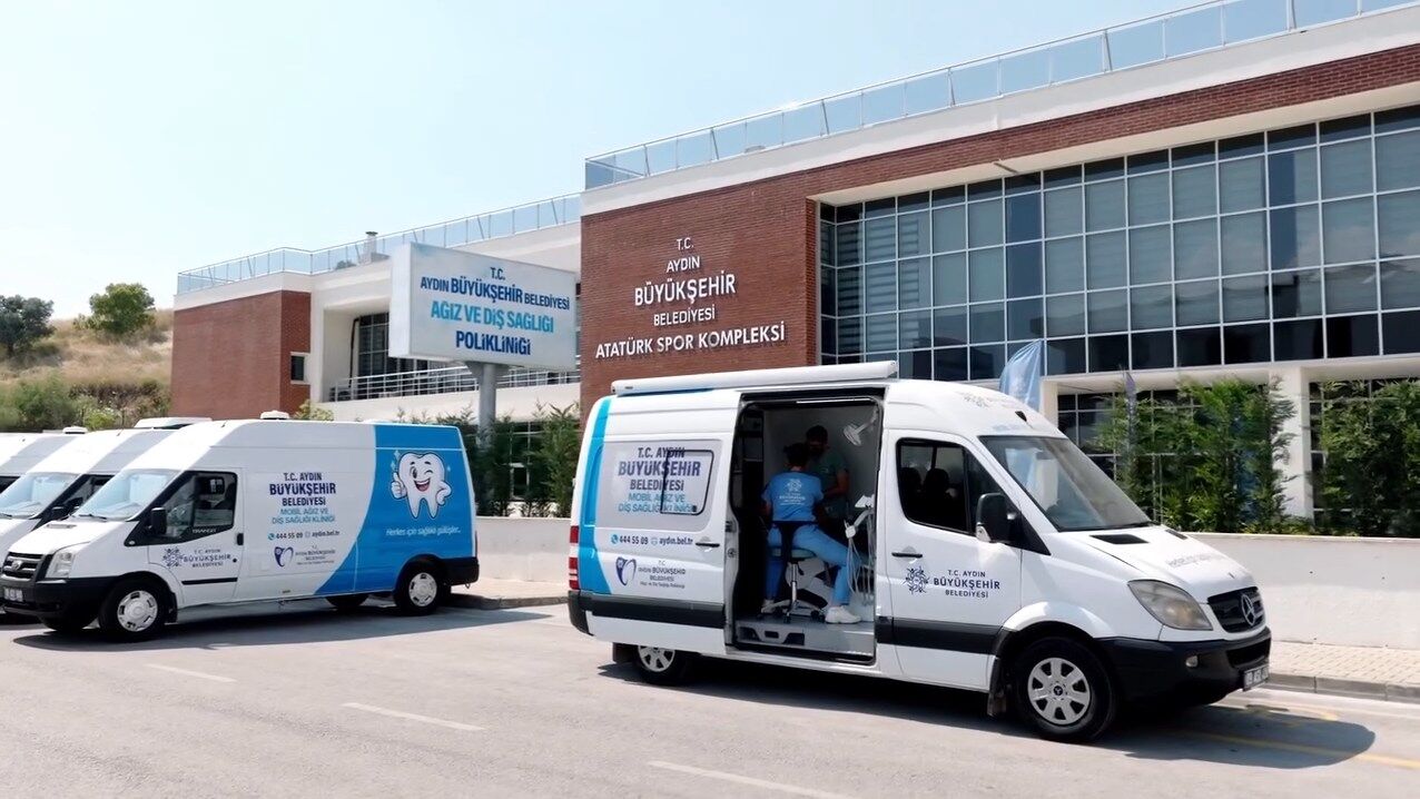 Başkan Çerçioğlu Yine Yaptı! 17 Ilçede Ücretsiz Diş Tedavisi.. Diş Kliniği Vatandaşın Ayağına Gidiyor (2)-1