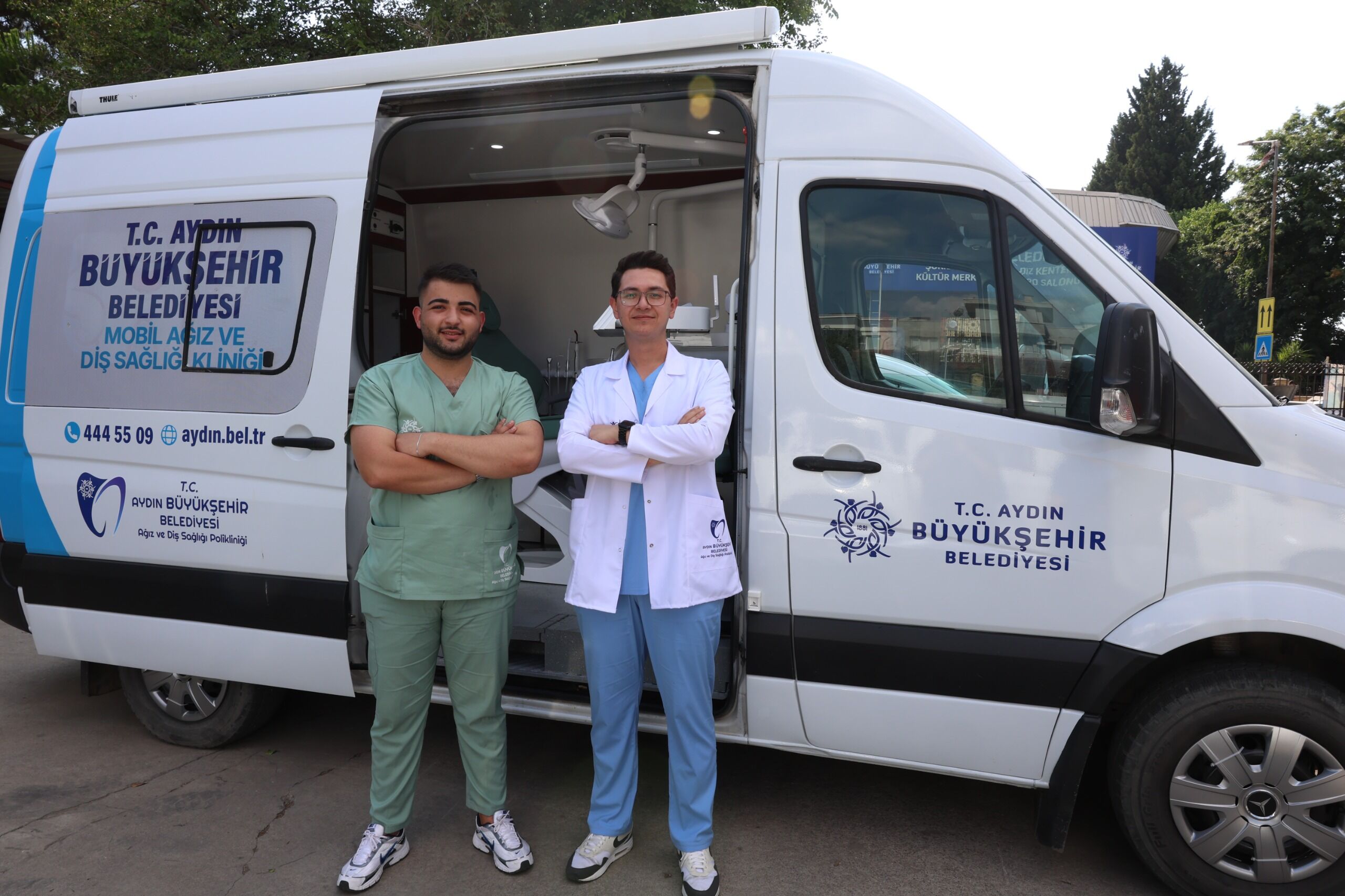 Başkan Çerçioğlu Yine Yaptı! 17 Ilçede Ücretsiz Diş Tedavisi.. Diş Kliniği Vatandaşın Ayağına Gidiyor (3)