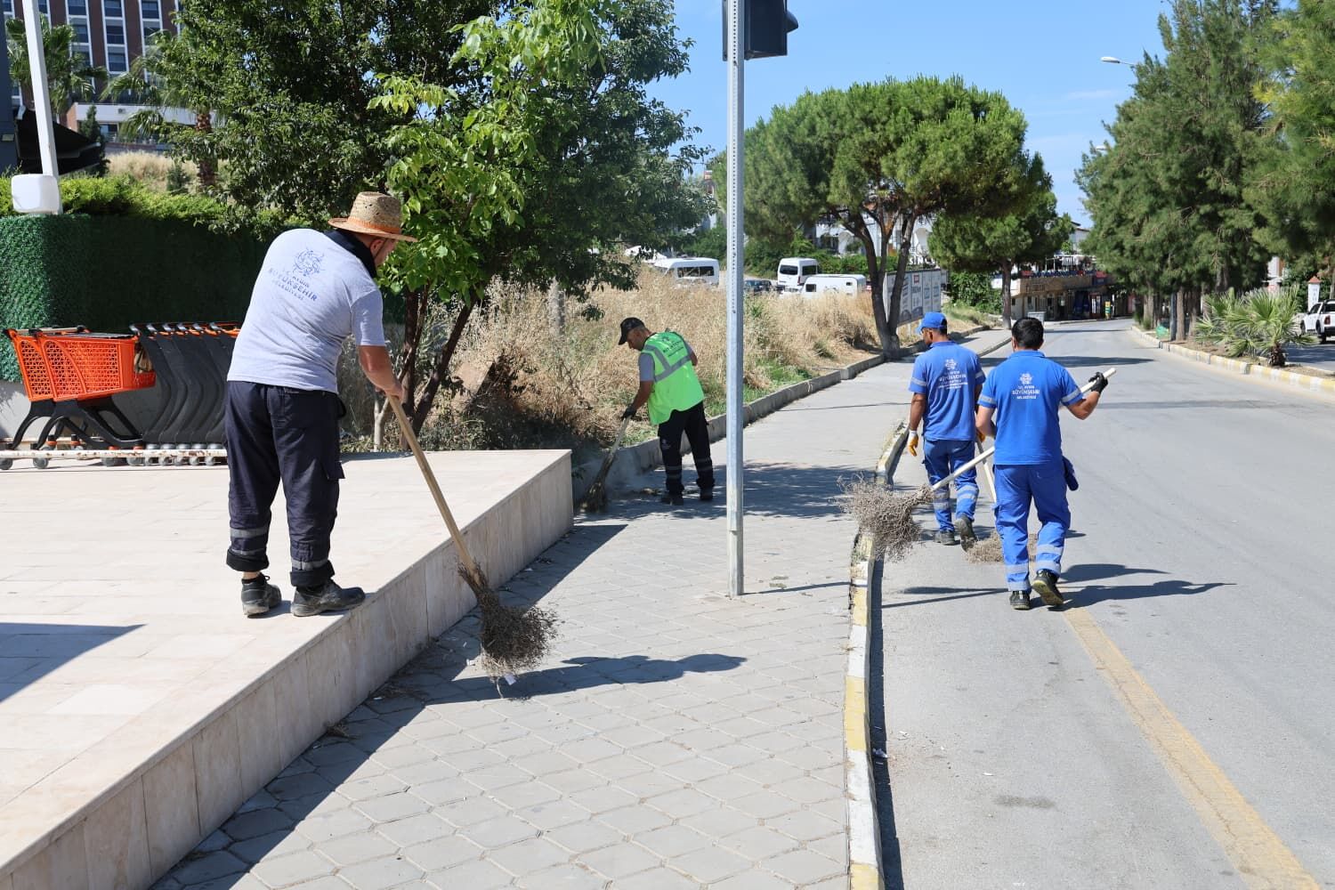 Başkan Çerçioğlu'ndan Kuşadası'nda Yoğun Çalışma (4)