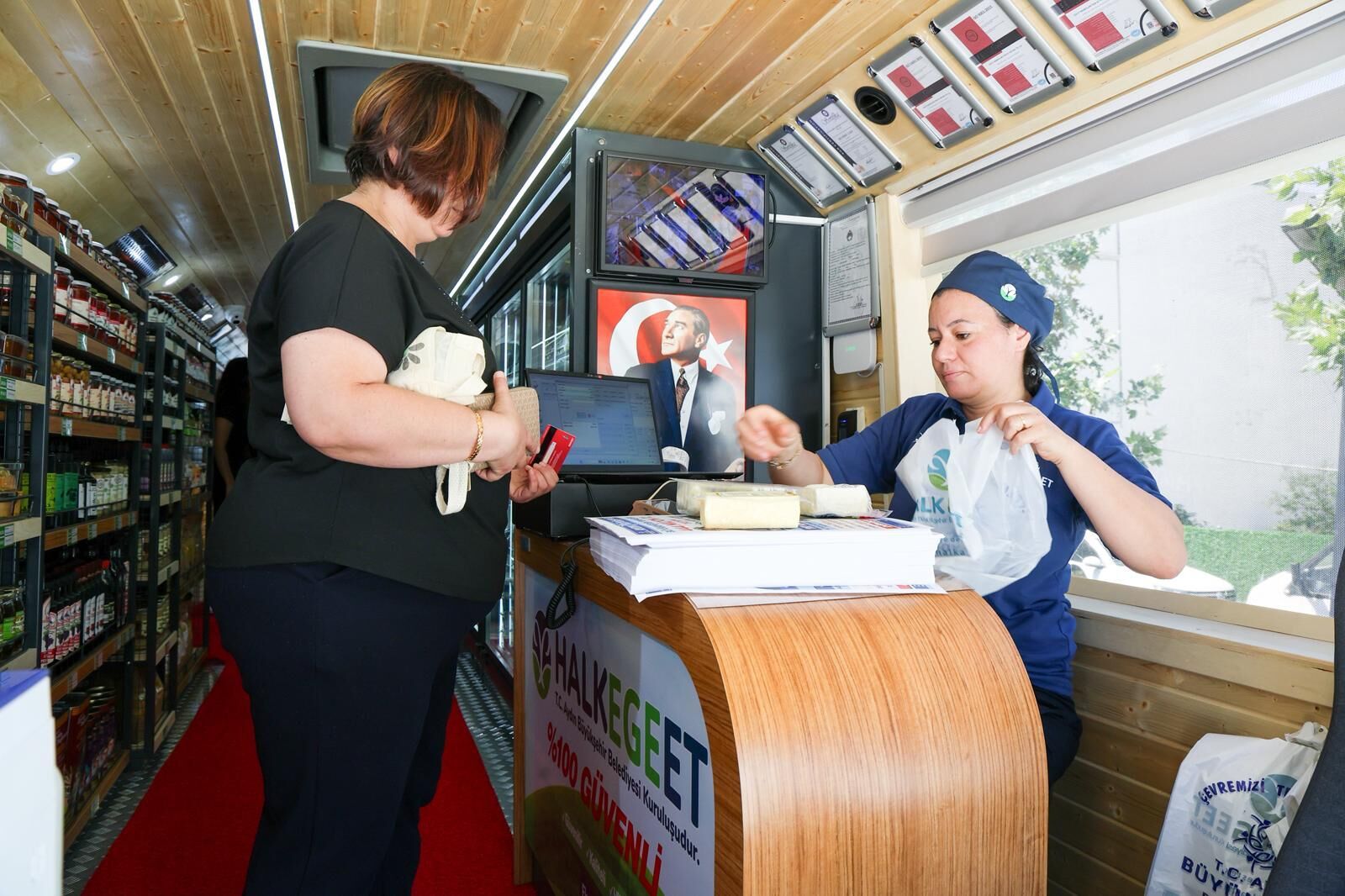 Çerçioğlu'ndan Yeni Proje.. Aydın'da Sosyal Belediyeciliğe Yeni Halka Halk Ege Et Mobil (3)