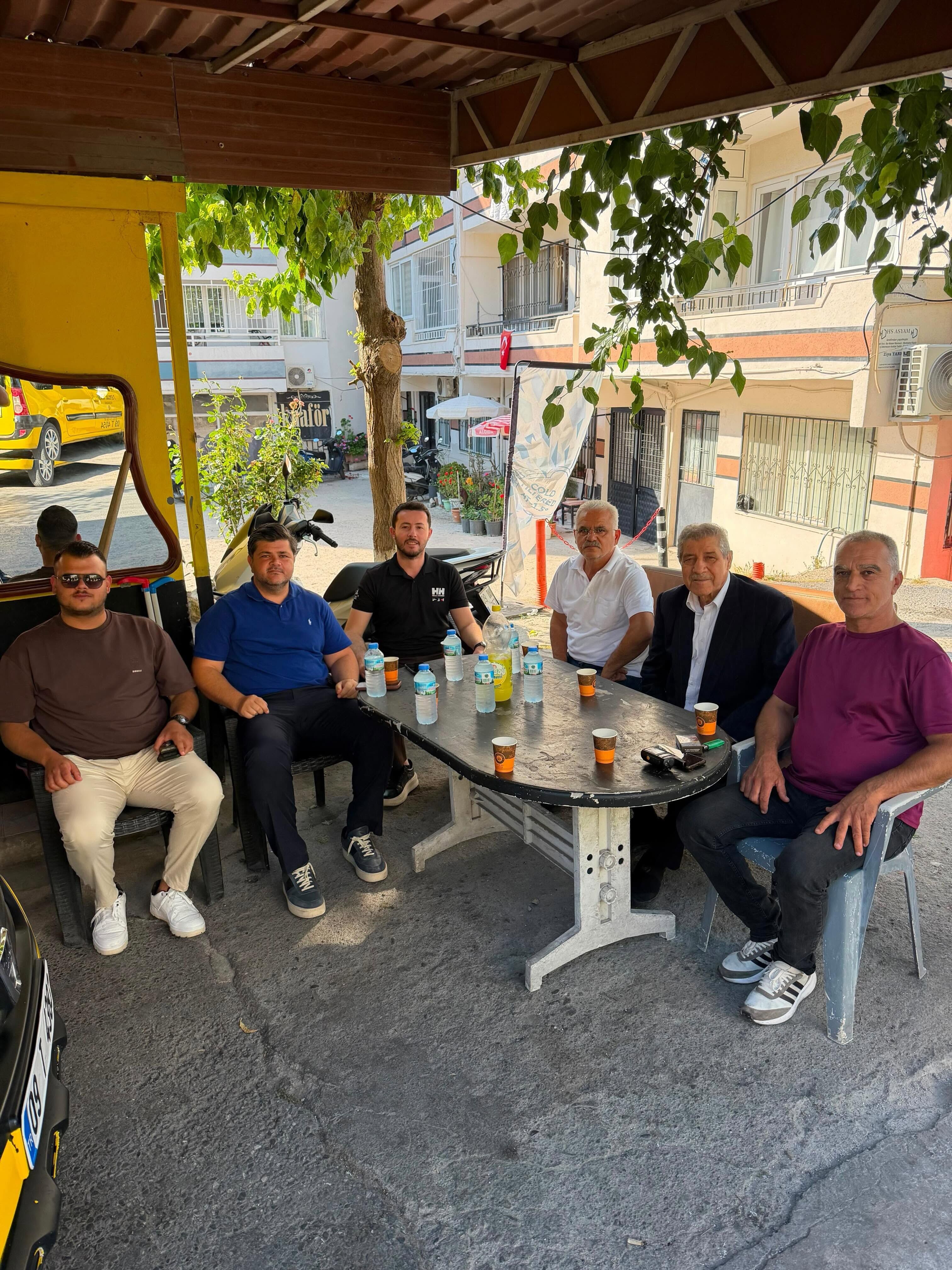 Chp’li Efe Berberoğlu Camiatik Mahallesi'nde Vatandaşlarla Buluştu (8)