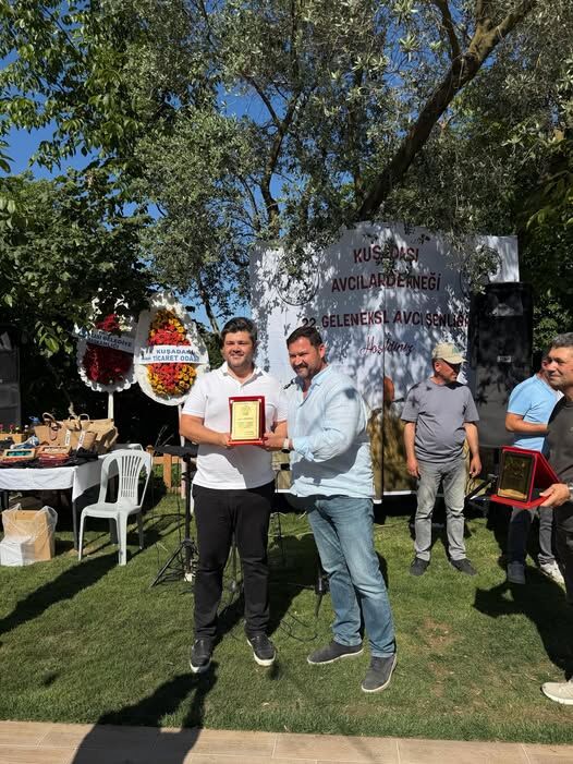 Chp’li Efe Berberoğlu’na Avcı Şenliği’nde Plaket Takdimi (1)