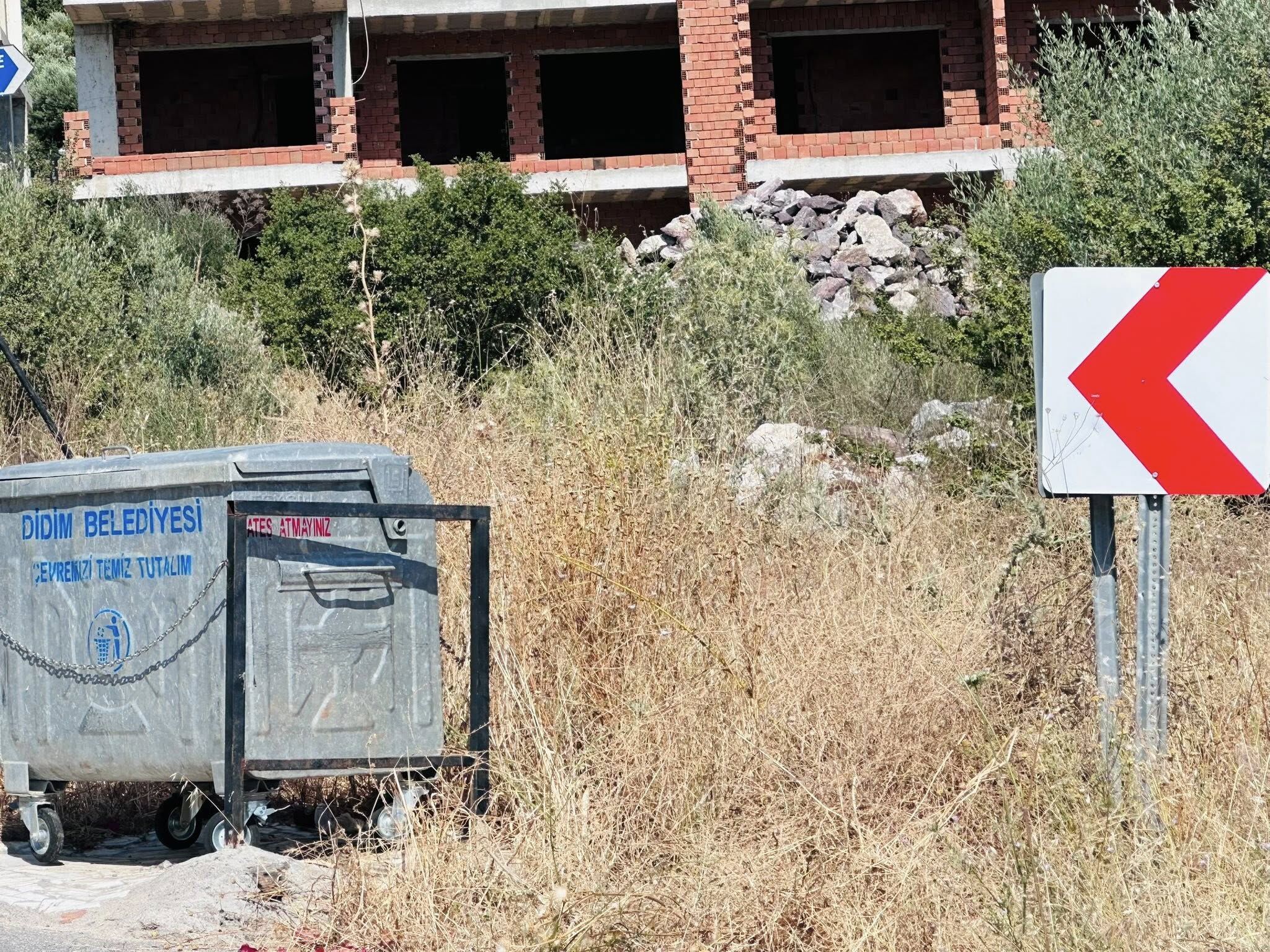 Didim’de Yangın Tehlikesi Alarm Veriyor! Vatandaşlardan Chp’li Hatice Gençay’a Tepki (7)