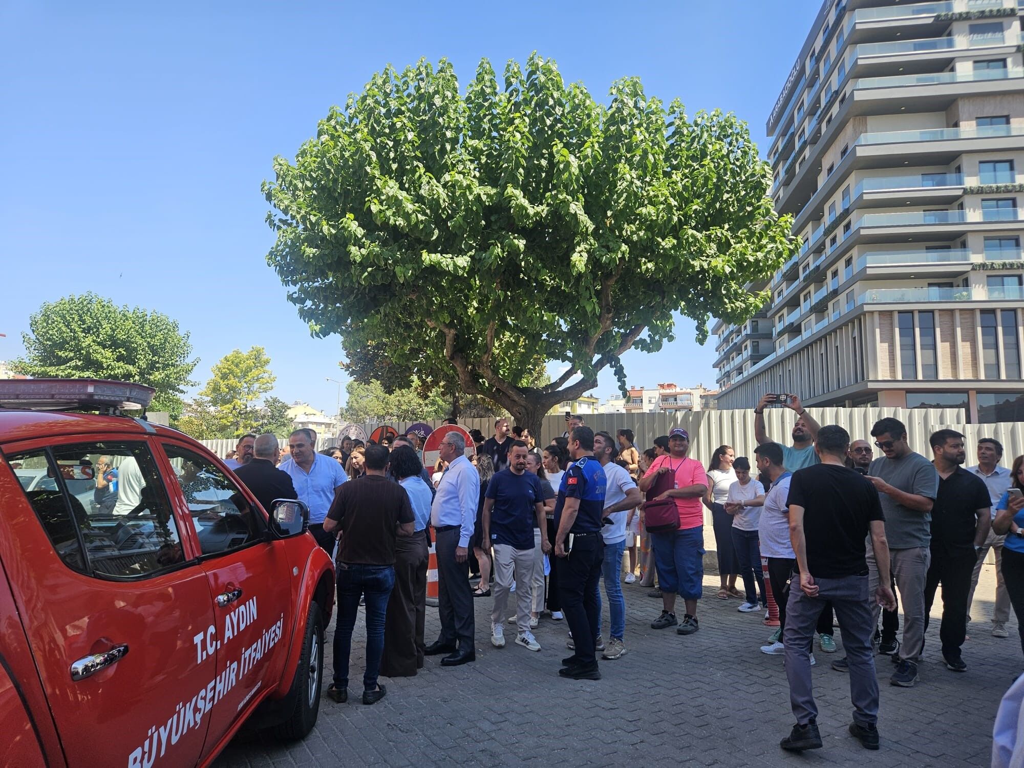 Efeler Belediyesi boşaltıldı