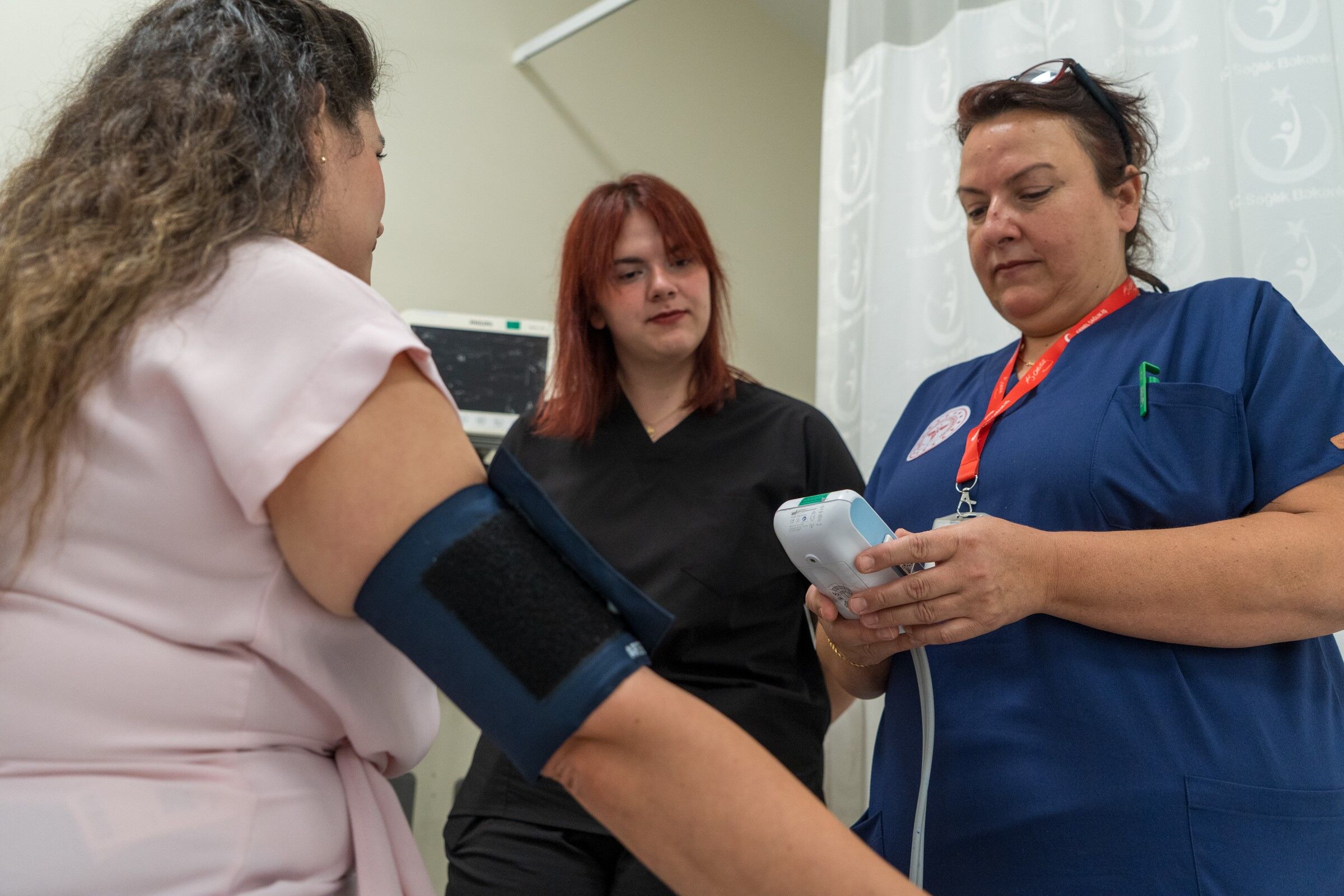Kızıyla Mesai Arkadaşı Oldu.. Anne Hemşire, Kızı Doktor (5)