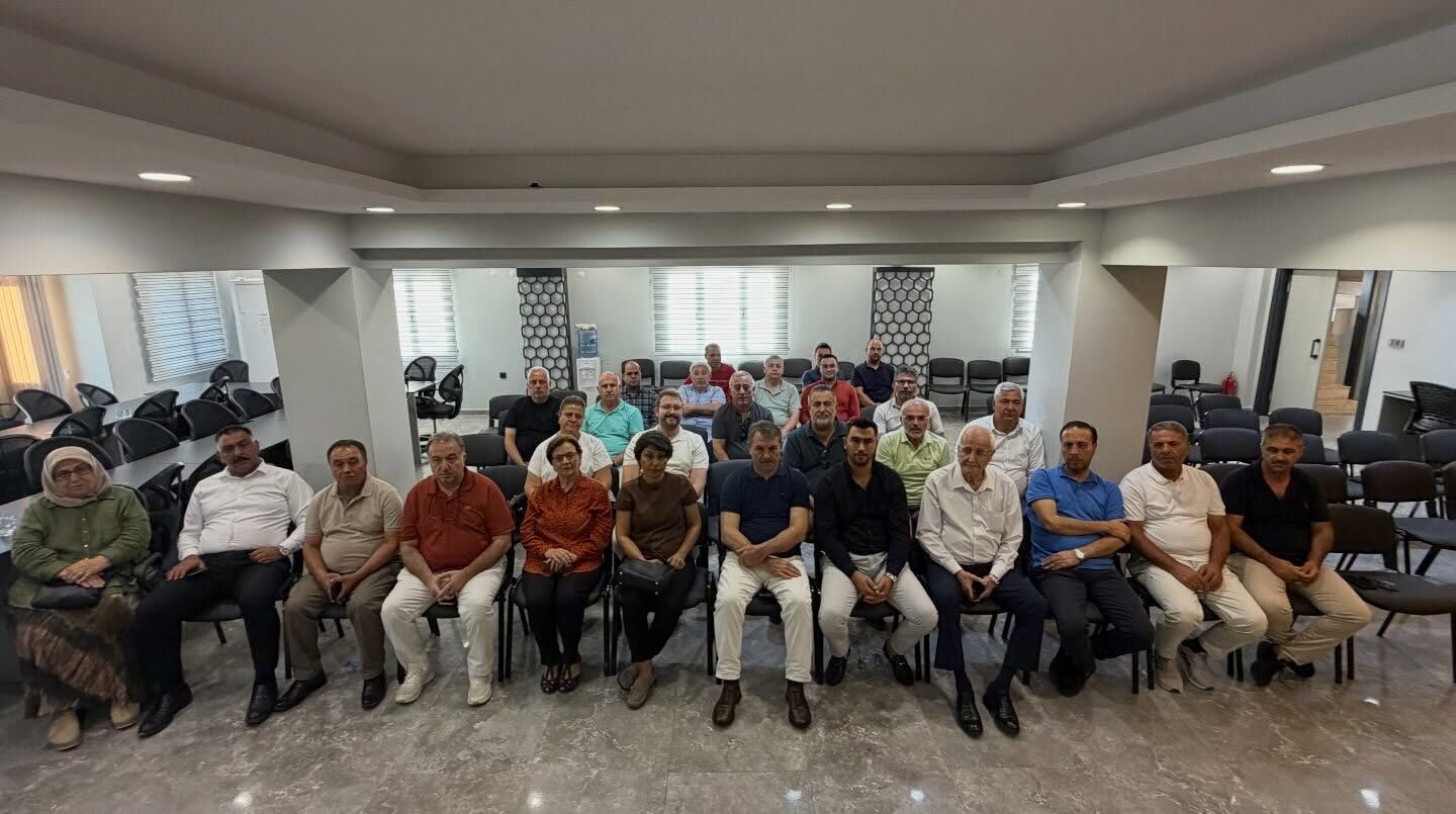 Ak Parti Aydın’da Zirve.. İl Başkanı Mehmet Erdem Başkanlığında Yönetim Toplandı (2)
