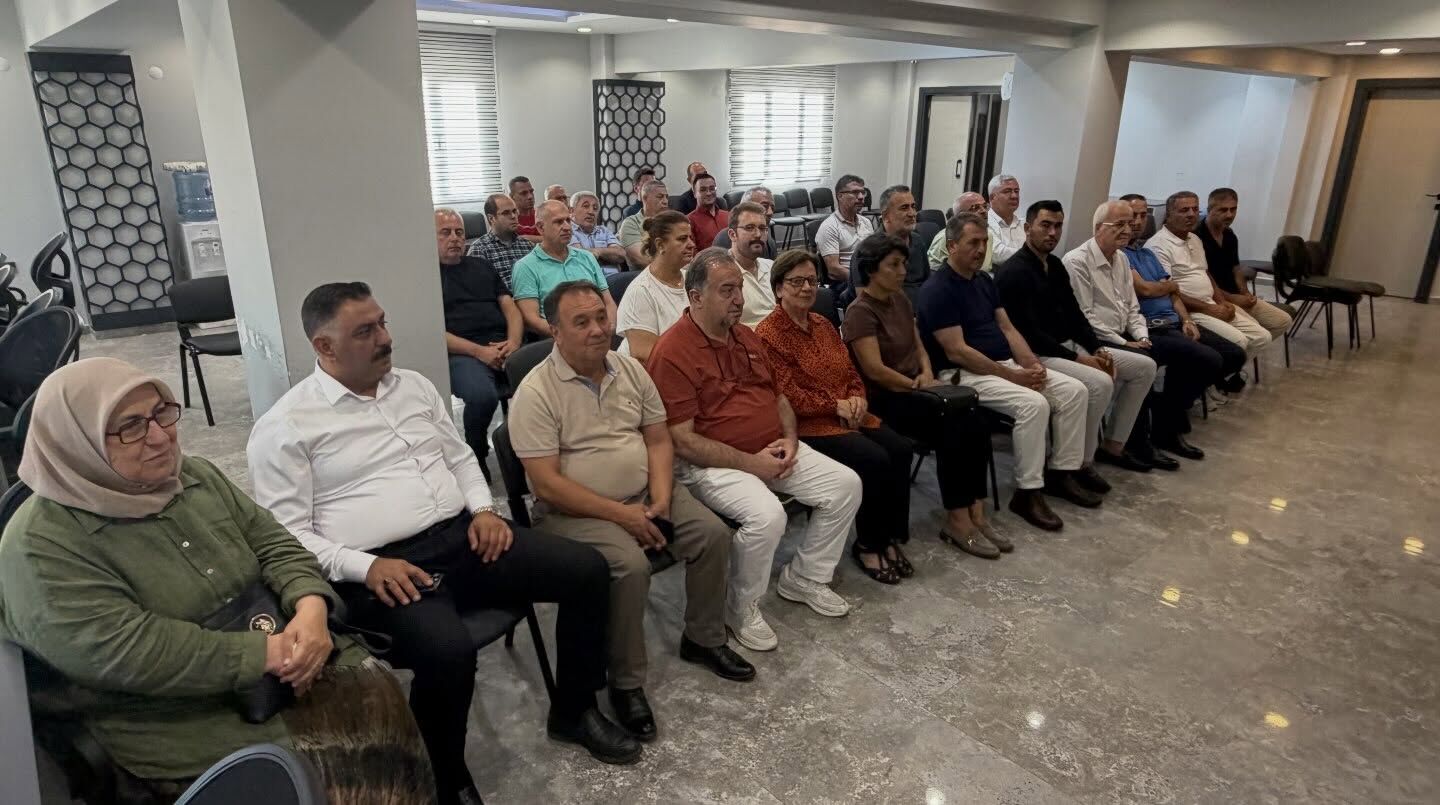 Ak Parti Aydın’da Zirve.. İl Başkanı Mehmet Erdem Başkanlığında Yönetim Toplandı (3)