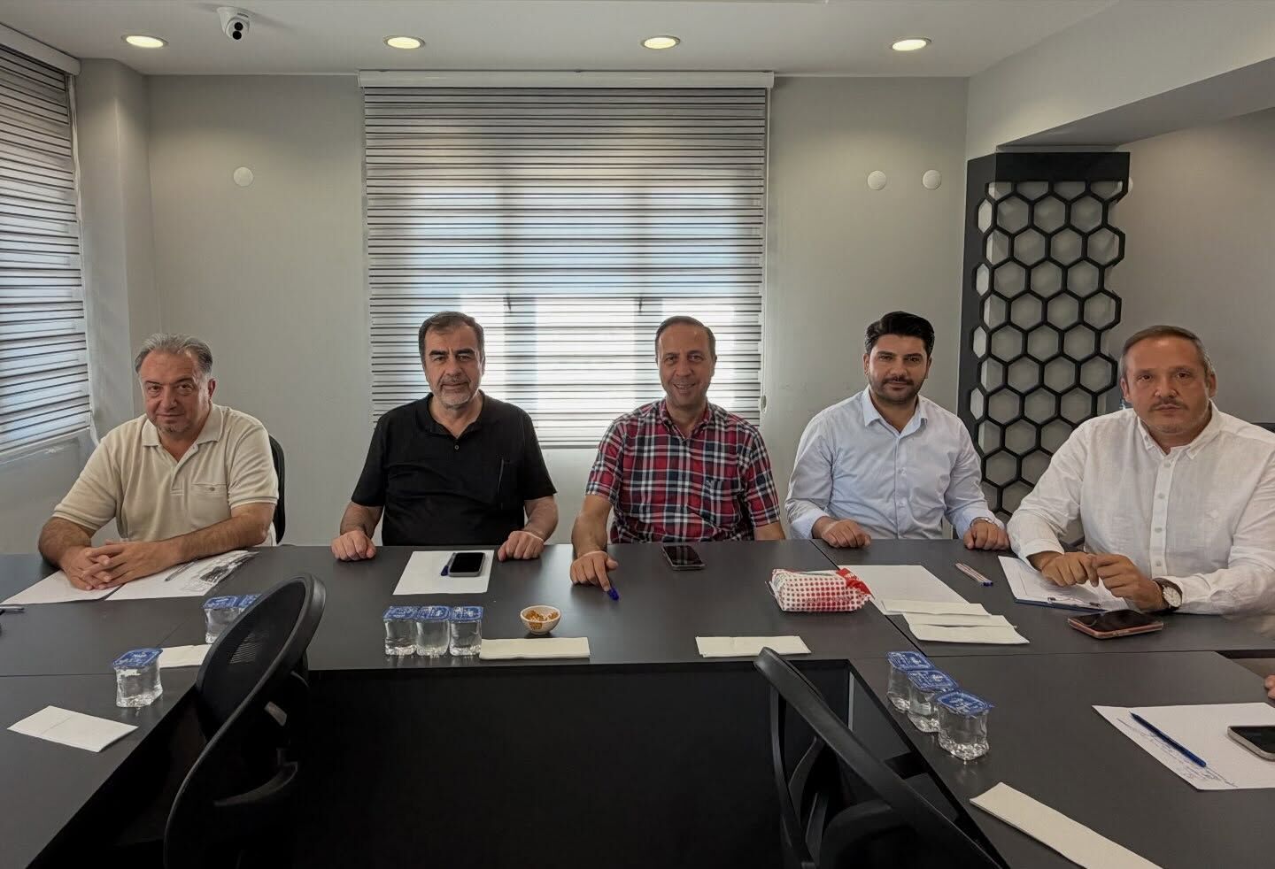 Ak Parti Aydın’dan Birlik Mesajı İlçe Başkanları Toplantısı Gerçekleştirildi (2)