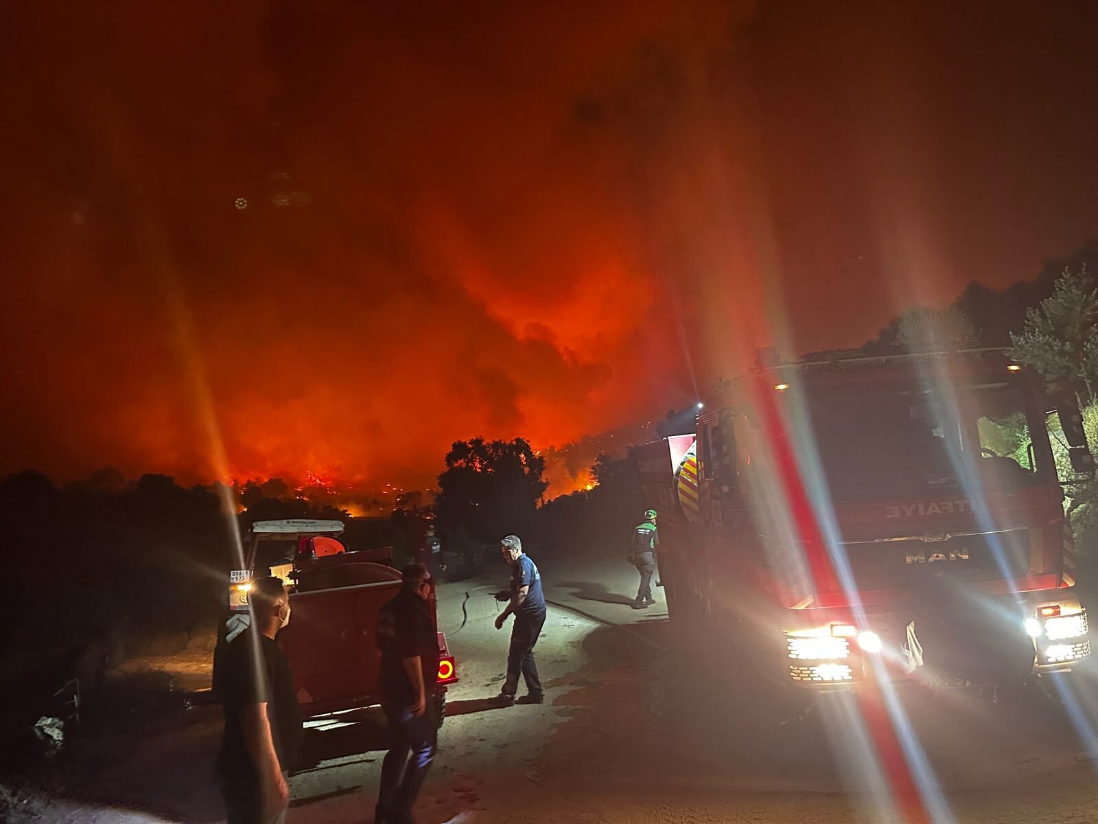 Aydın Büyükşehir İtfaiyesi Alevlerin Önüne Set Çekti (5)