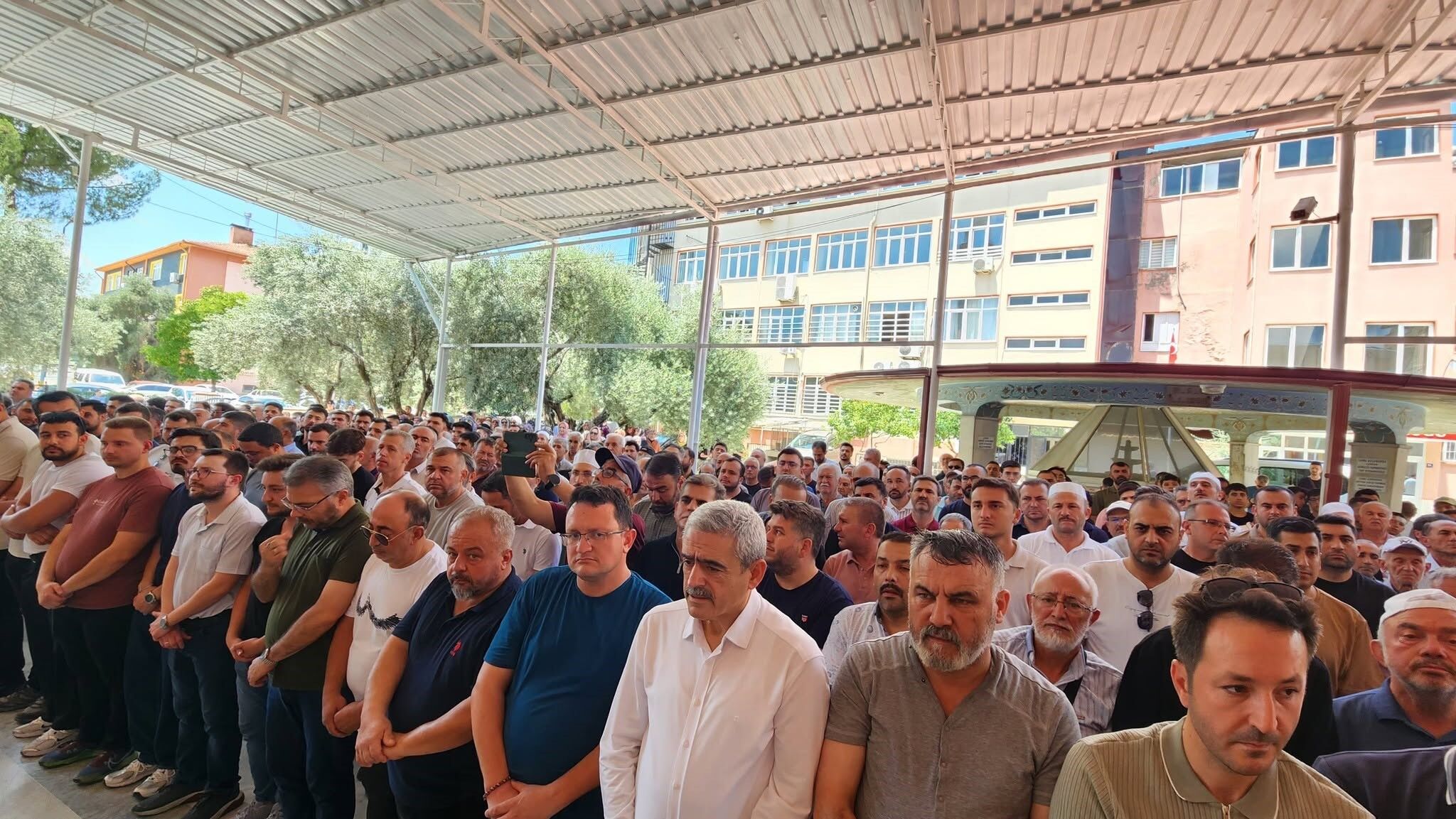 Aydın Il Müftüsünün Şoförüne Gözyaşlarıyla Veda (2)