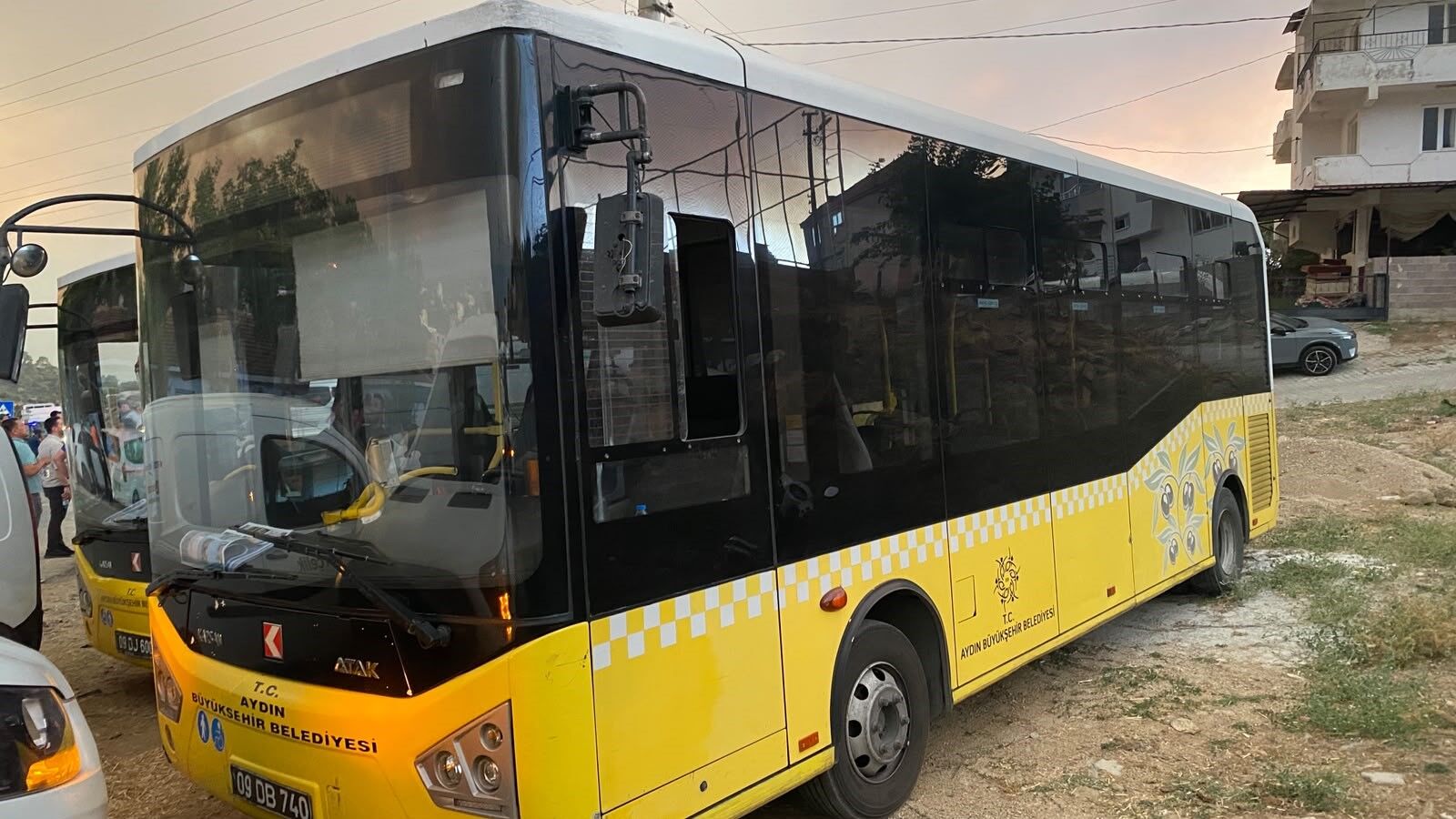 Aydın Kabusu Yaşıyor, Büyükşehir Otobüsleri Vatandaşları Tahliye Etmek Için Hazırlandı (1)