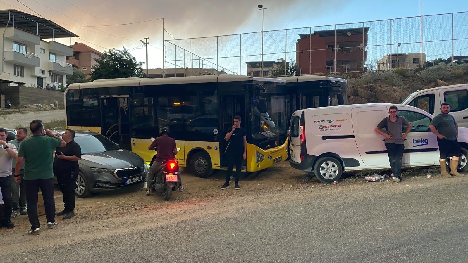 Aydın Kabusu Yaşıyor, Büyükşehir Otobüsleri Vatandaşları Tahliye Etmek Için Hazırlandı (4)