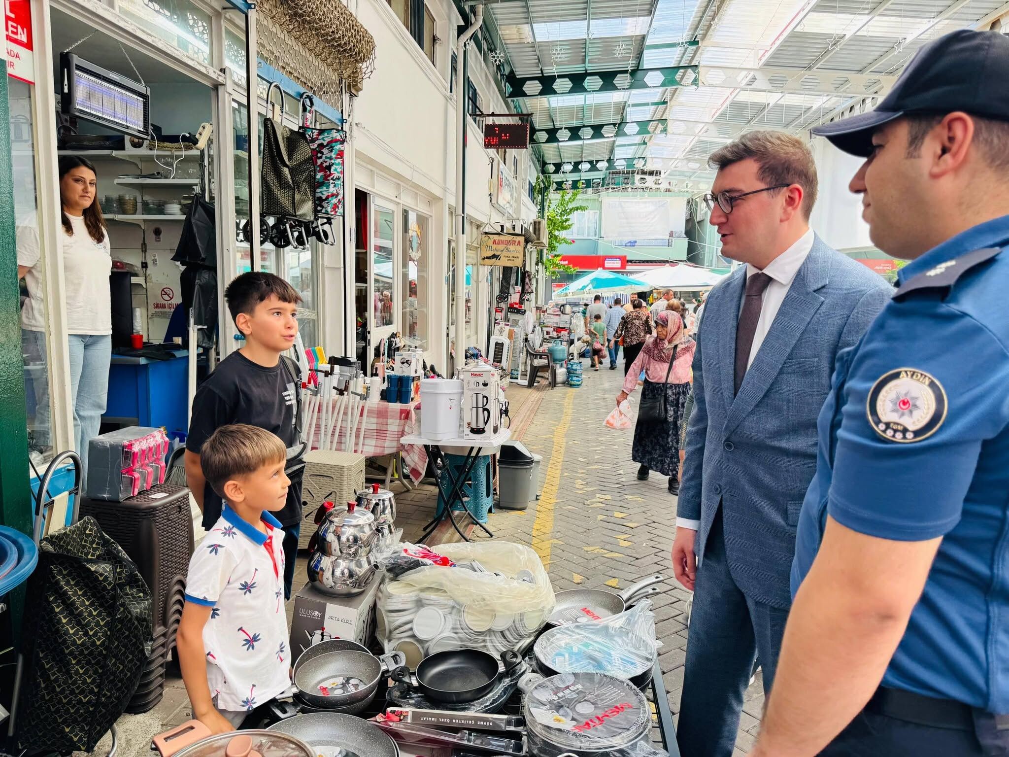 Aydın’da Dün Göreve Başlayan Kaymakam Bugün Pazar Yerinde Vatandaşlarla Buluştu (4)
