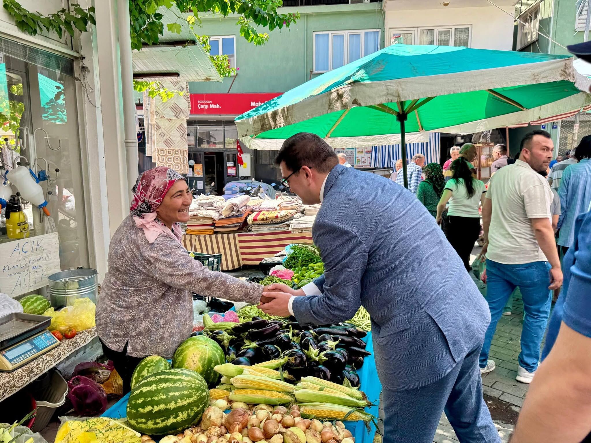Aydın’da Dün Göreve Başlayan Kaymakam Bugün Pazar Yerinde Vatandaşlarla Buluştu (6)