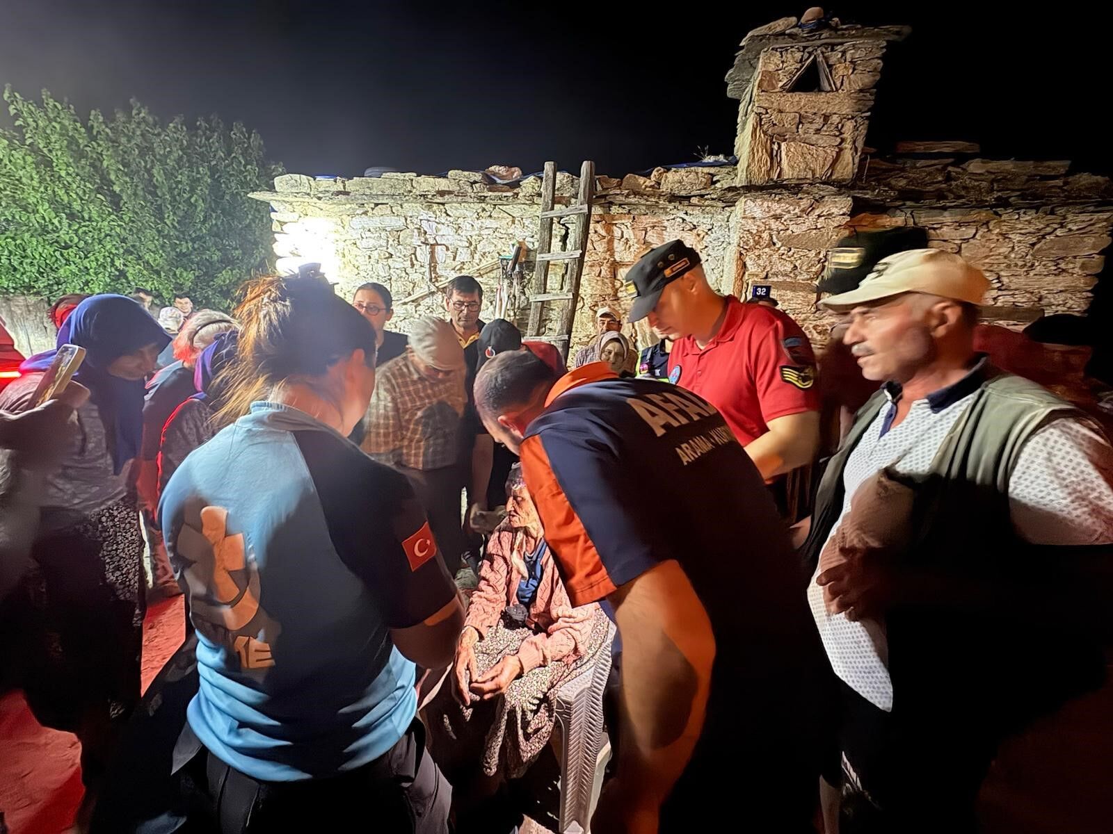 Aydın’da Korku Dolu Anlar.. Mahalleli Sokağa Döküldü (2)