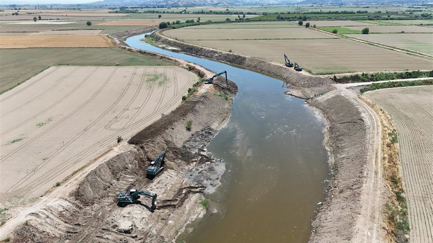 Aydın’da Menderes Nehri’nde Islah Çalışmaları Devam Ediyor (3)
