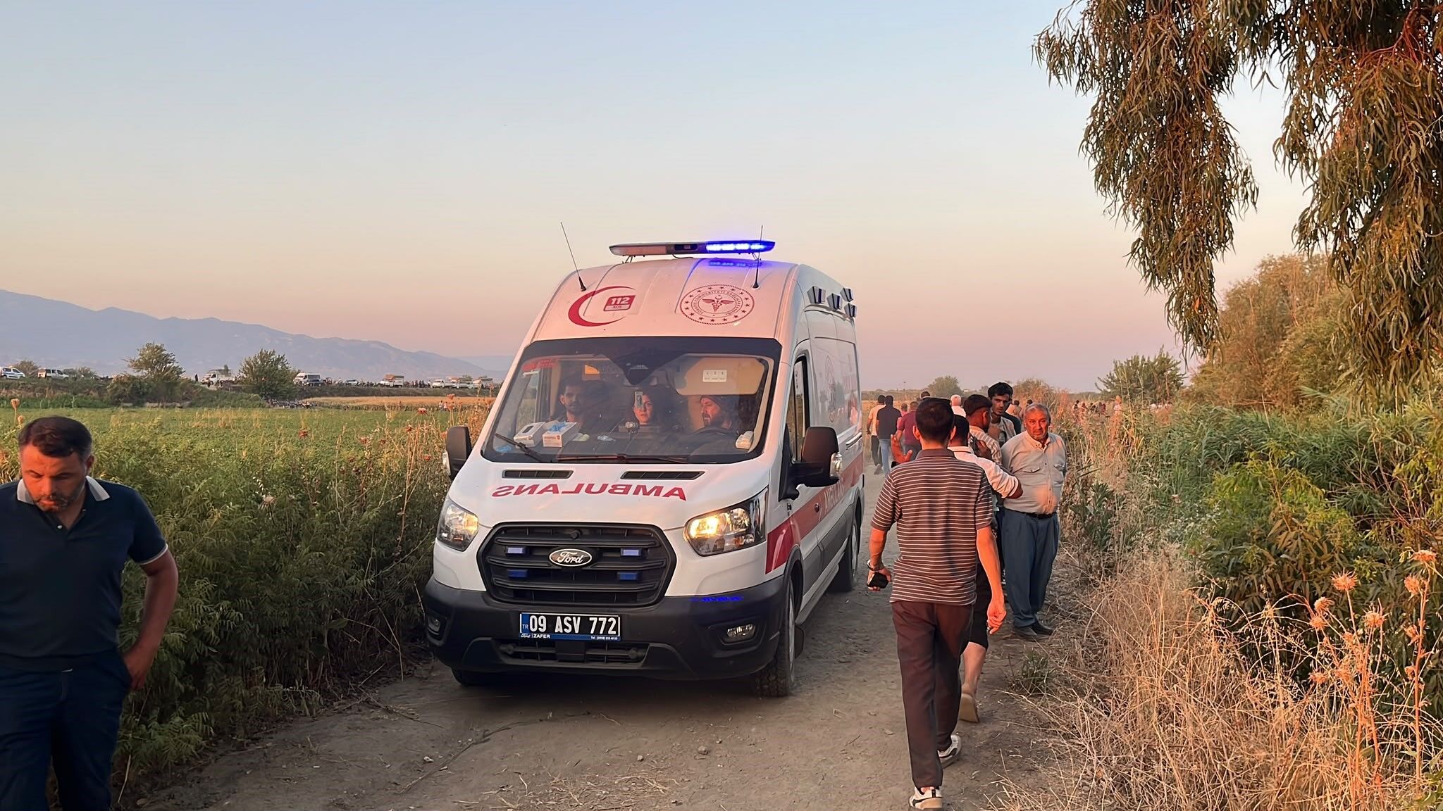 Aydın’da Menderes Nehri’ne Giren 2 Çocuktan Haber Alınamıyor, Aileler Perişan (2)