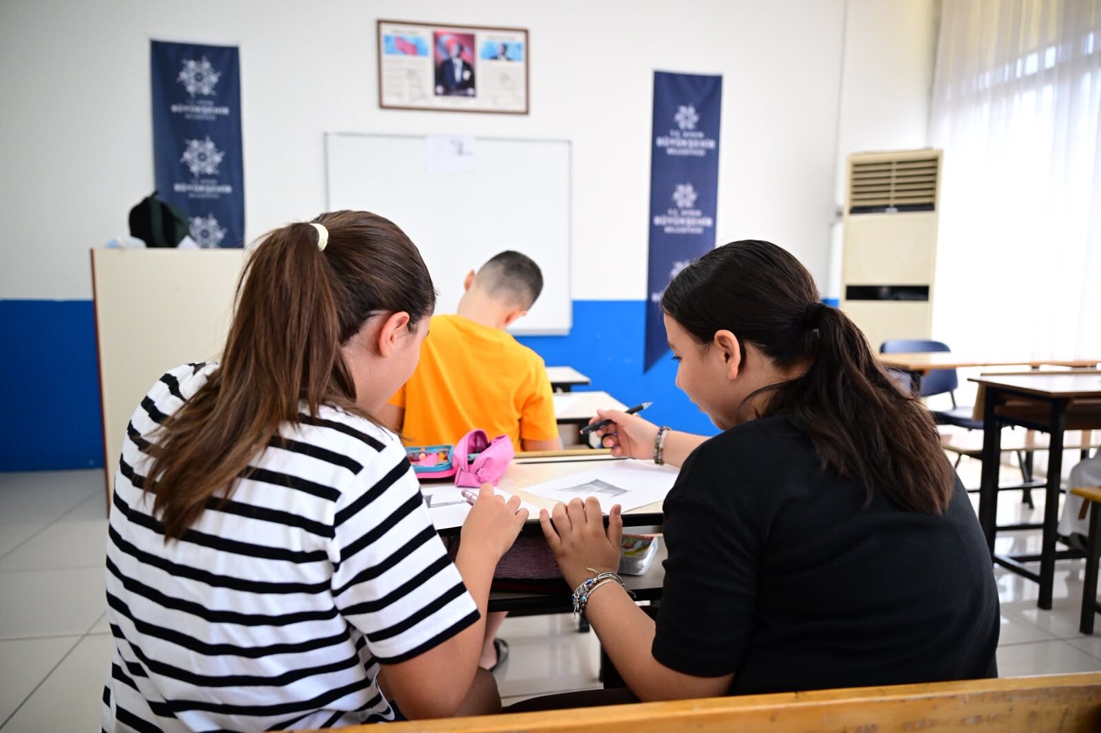 Başkan Çerçioğlu’nun Çalışmalarıyla Minik Eller Sanatla Buluşuyor (4)