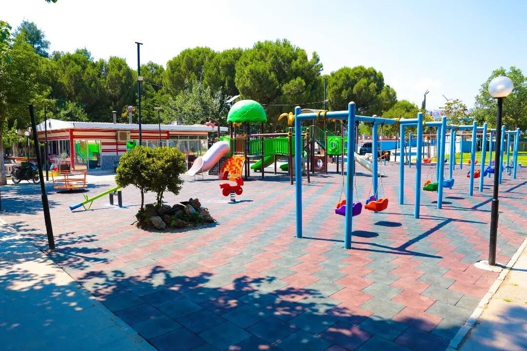 Başkan Kaya Çocuk Oyun Alanlarını Yenileme Çalışmalarımız Sürecek (4)