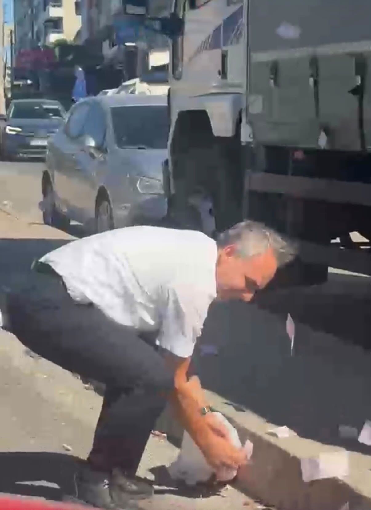 Deste Deste Paralar Yola Saçıldı, Trafik Tamamen Durdu (1)