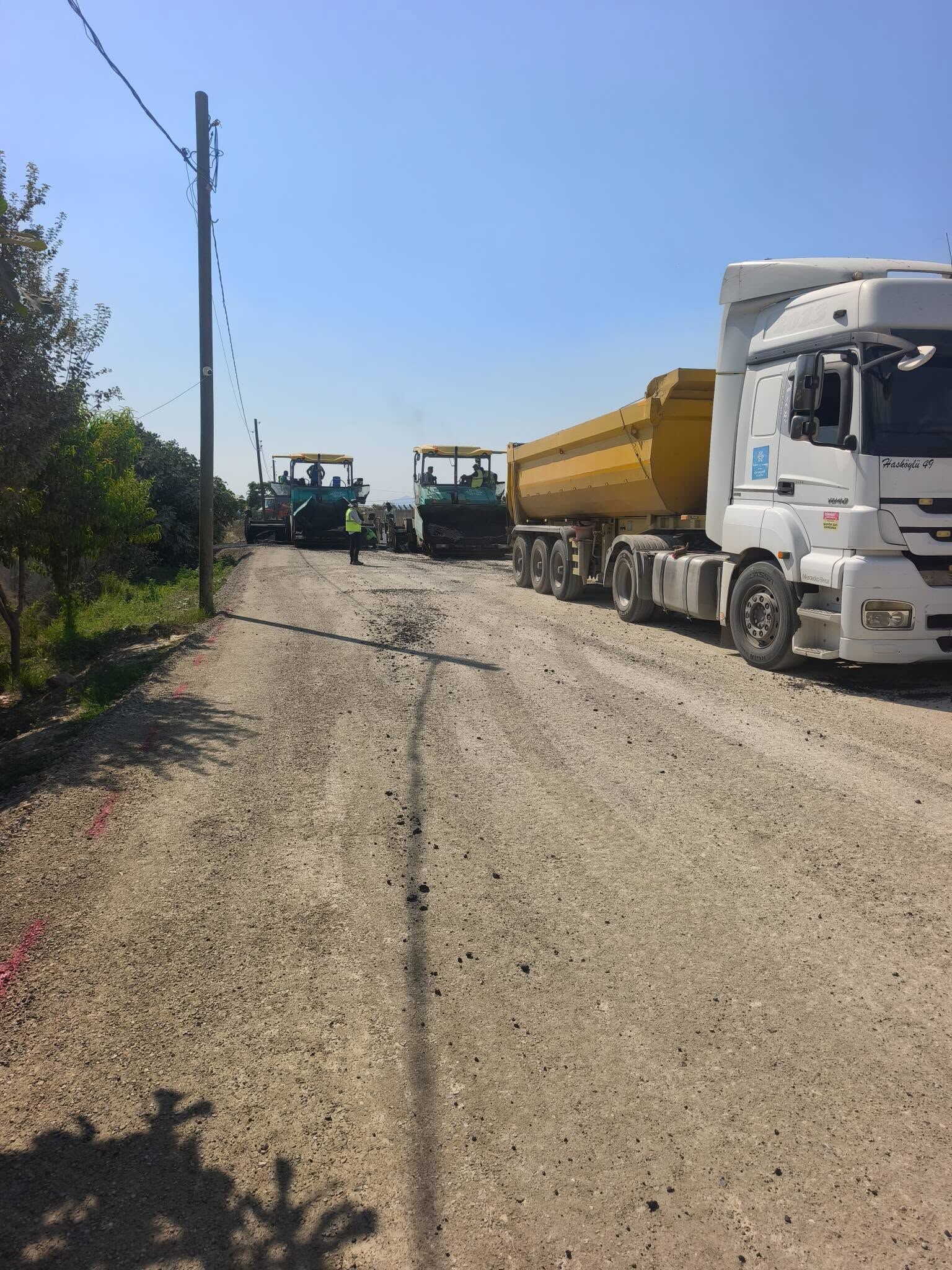 Efeler’de Ovaeymir Kanal Yolu Tamamlandı; Muhtardan Çerçioğlu’na Teşekkür Mesajı (1)
