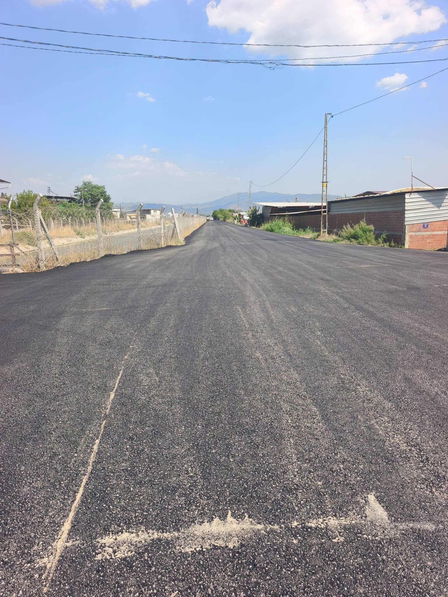 Efeler’de Ovaeymir Kanal Yolu Tamamlandı; Muhtardan Çerçioğlu’na Teşekkür Mesajı (8)