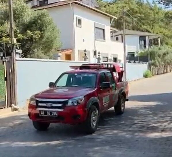 Ekipler Megafonla Uyarı Yapmaya Başladı (1)