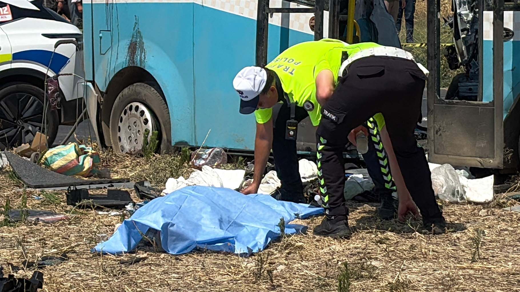 Feci Kazada 1 Kişi Hayatını Kaybetti, 11 Kişi Yaralı (2)