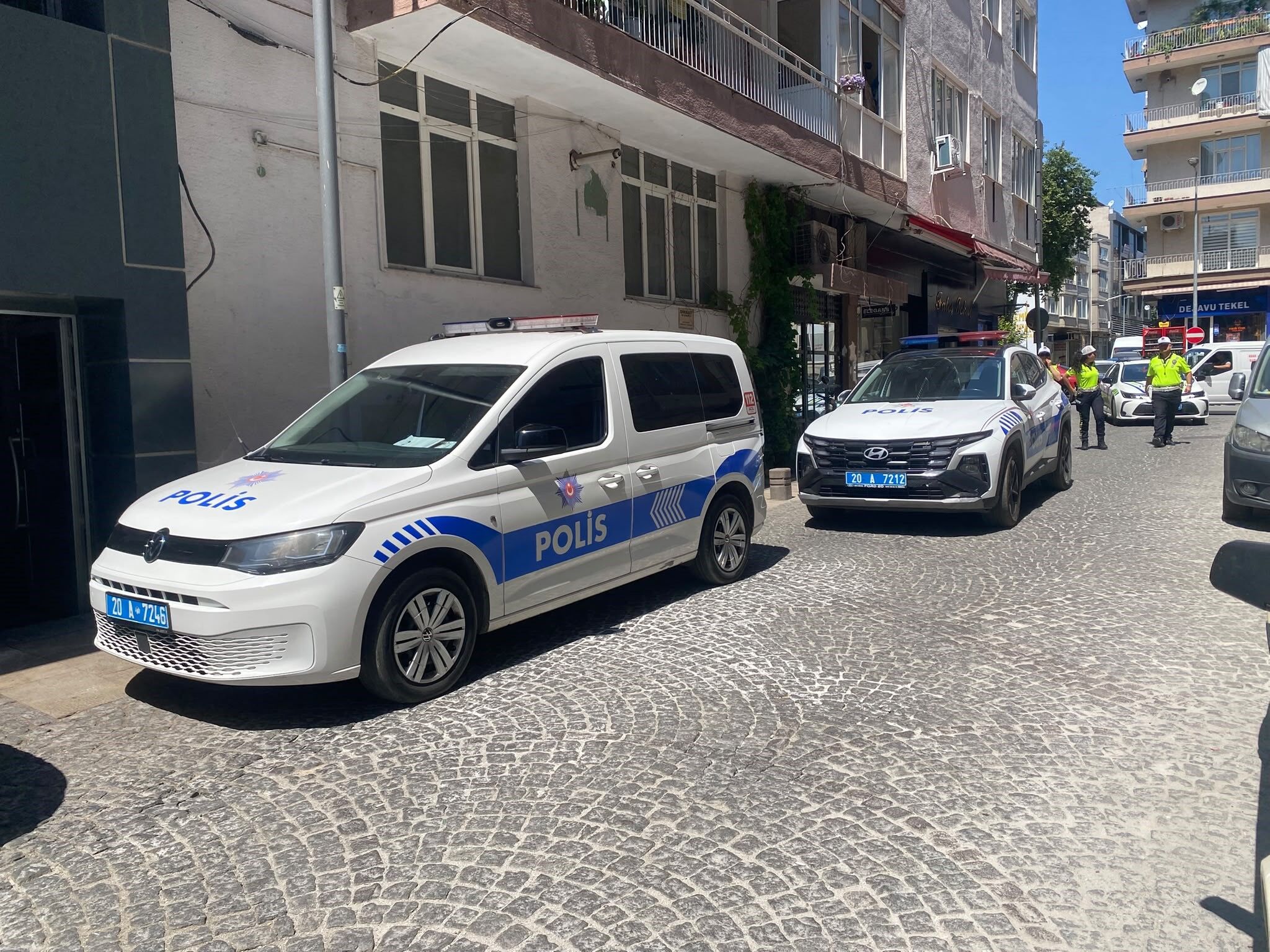 Fenalaşan Esnaf Pastaneye Sığındı, Yaşamını Yitirdi (2)